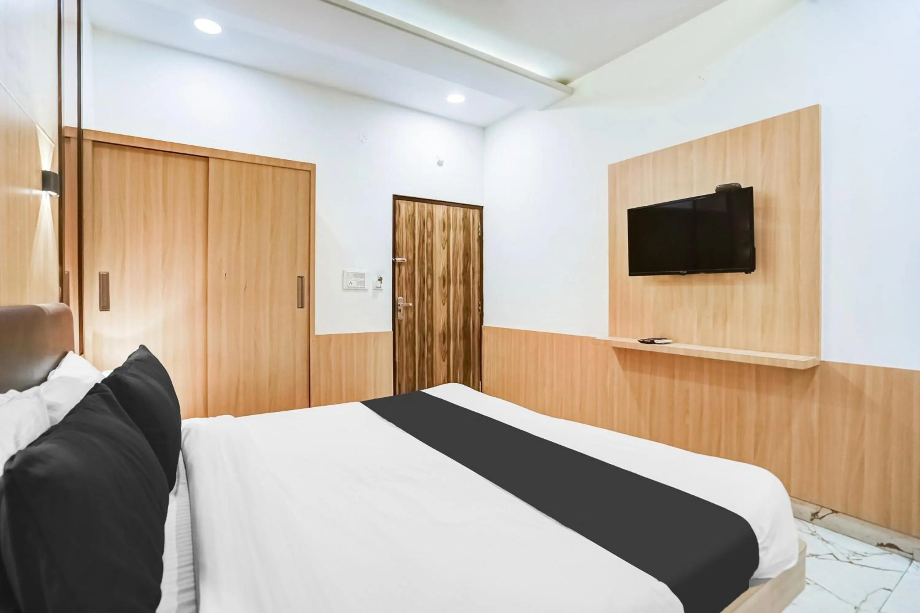 Bedroom, Bed in Super Townhouse Jagatpura Formerly Hotel Soft Patel