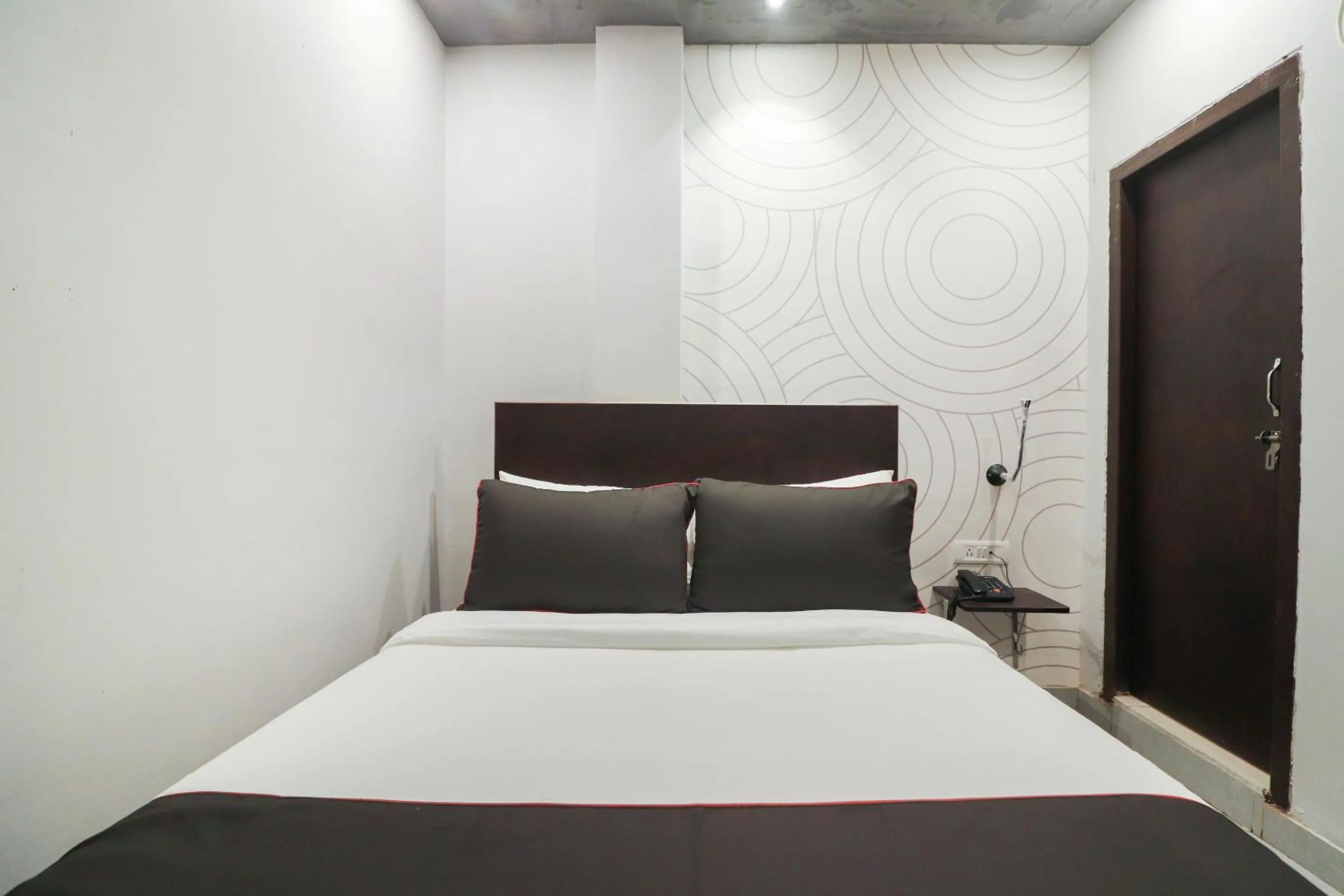 Bedroom, Bed in Super Collection O Sonica Gold Civil Lines