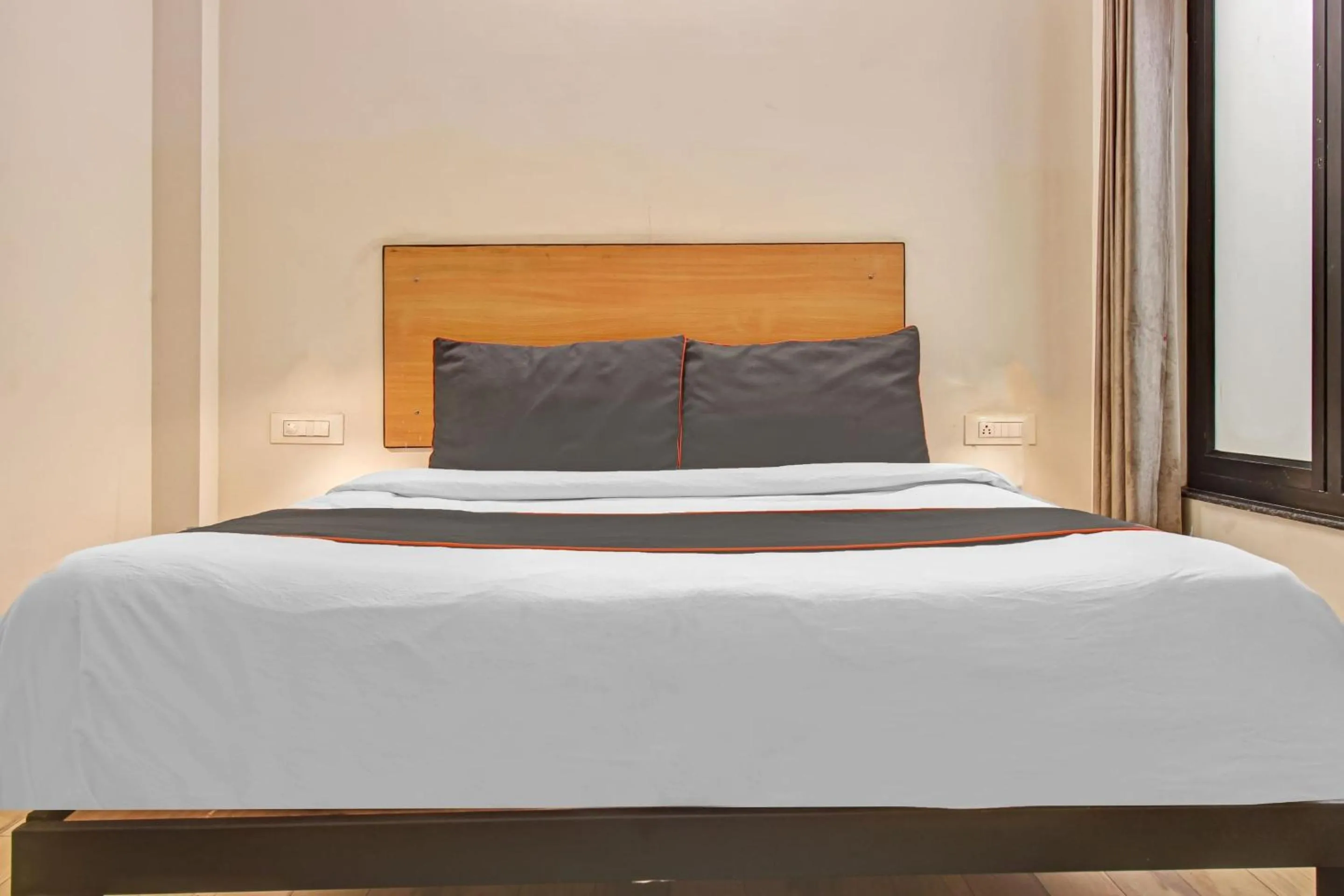 Bedroom, Bed in Super Townhouse Kachnar House Vikas Nagar