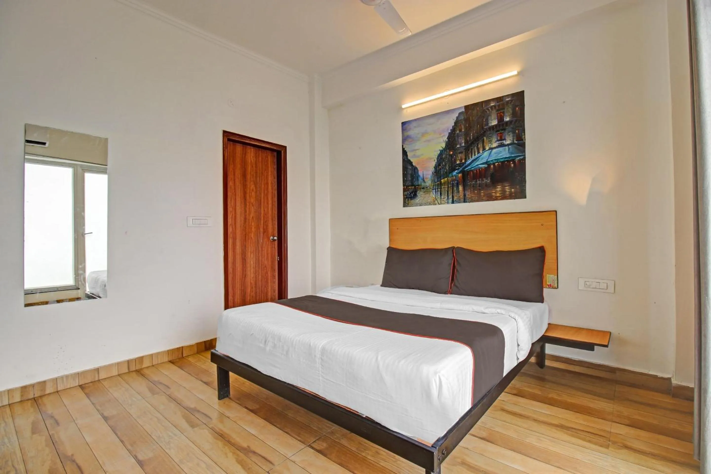Bedroom, Bed in Super Townhouse Kachnar House Vikas Nagar