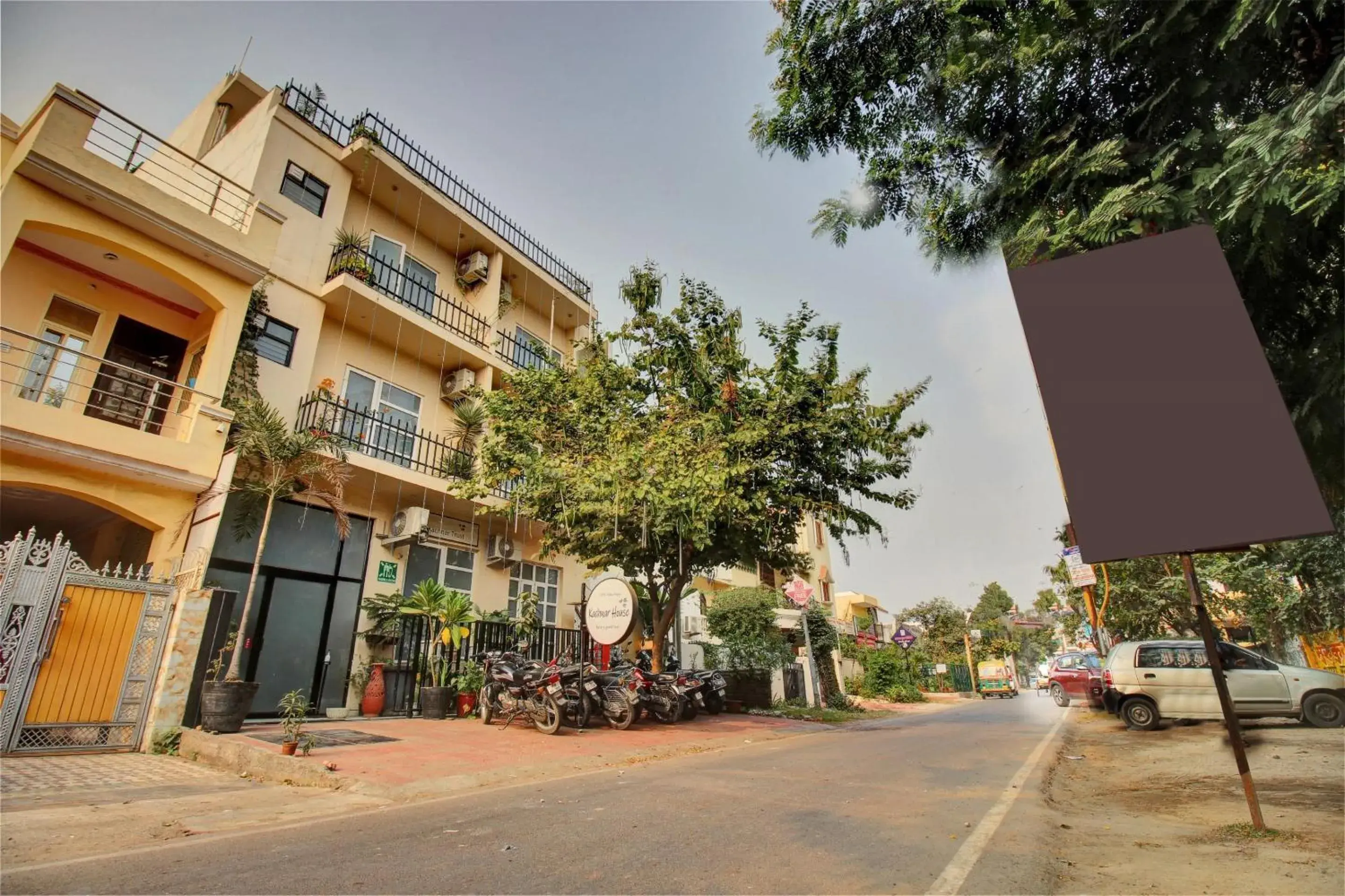 Facade/entrance in Super Townhouse Kachnar House Vikas Nagar Facade/entrance in Super Townhouse Kachnar House Vikas Nagar