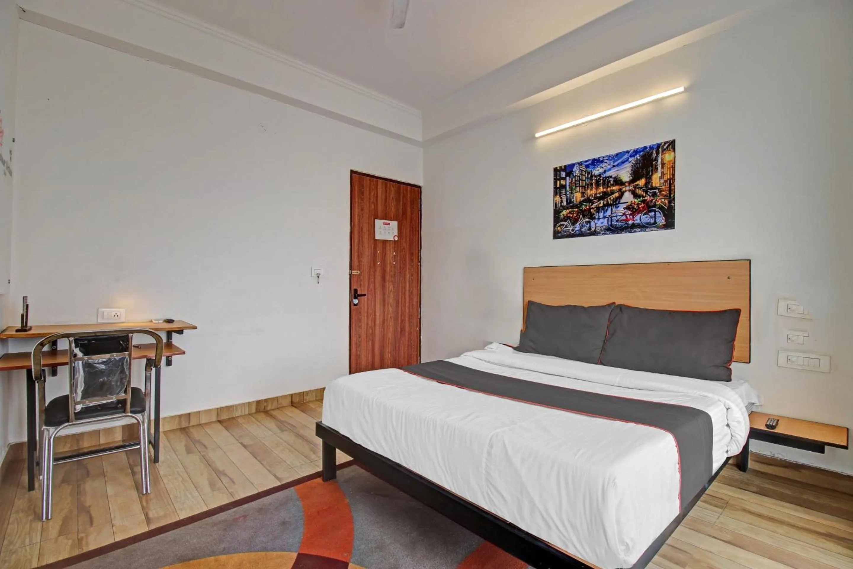 Bedroom, Bed in Super Townhouse Kachnar House Vikas Nagar
