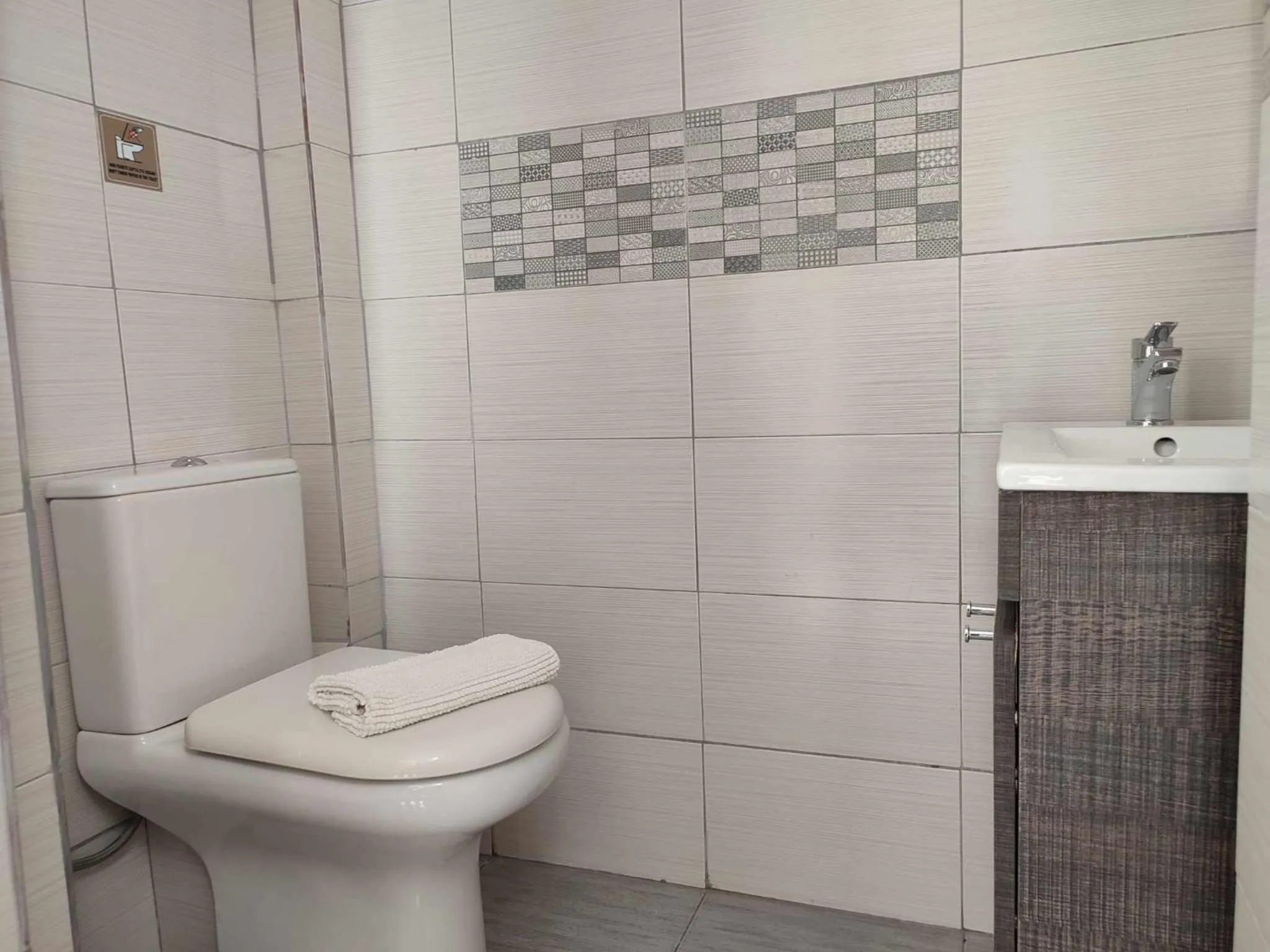 Toilet in Posidonio Hotel