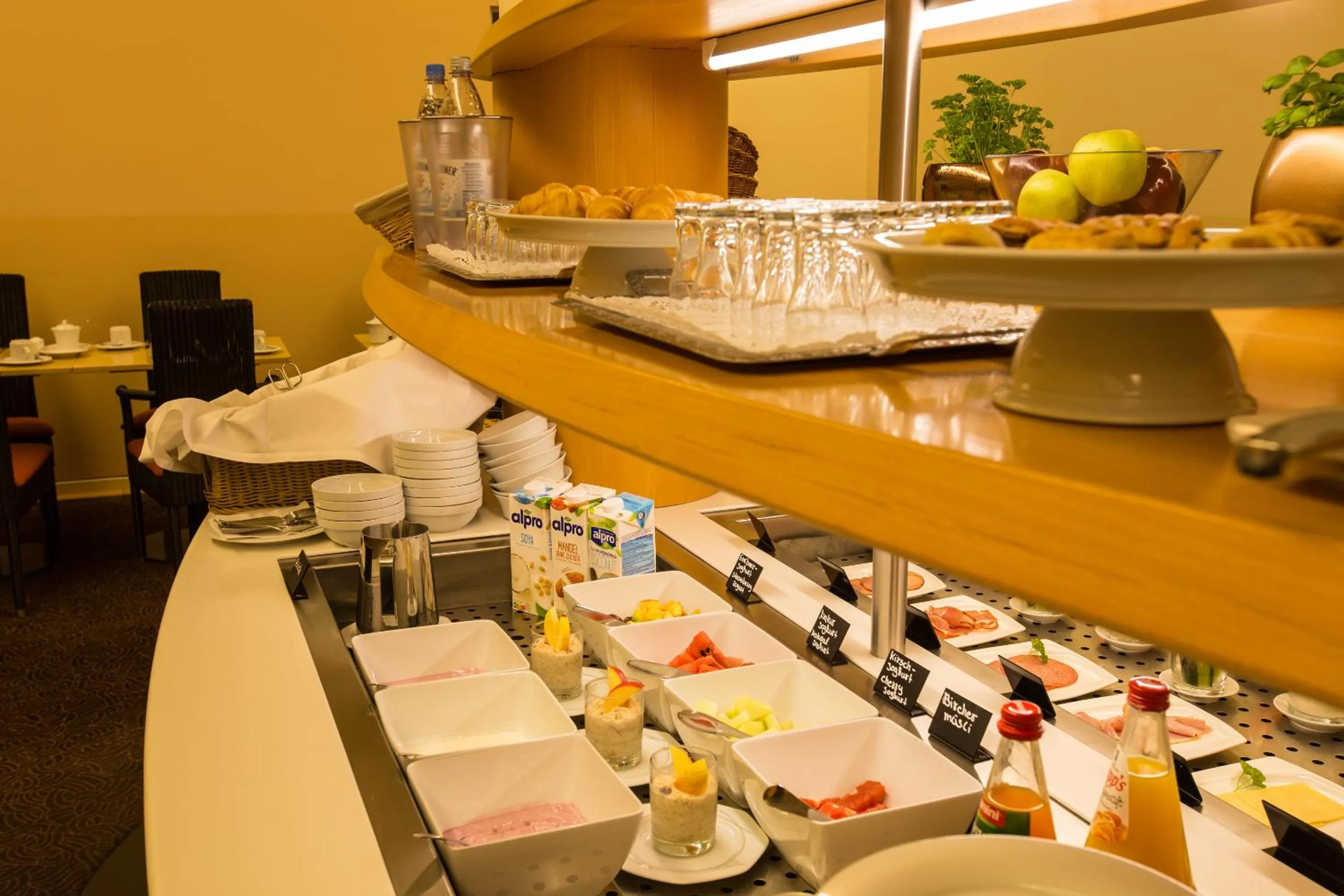 Buffet breakfast in Top Hotel Hammer - Mainz Hauptbahnhof