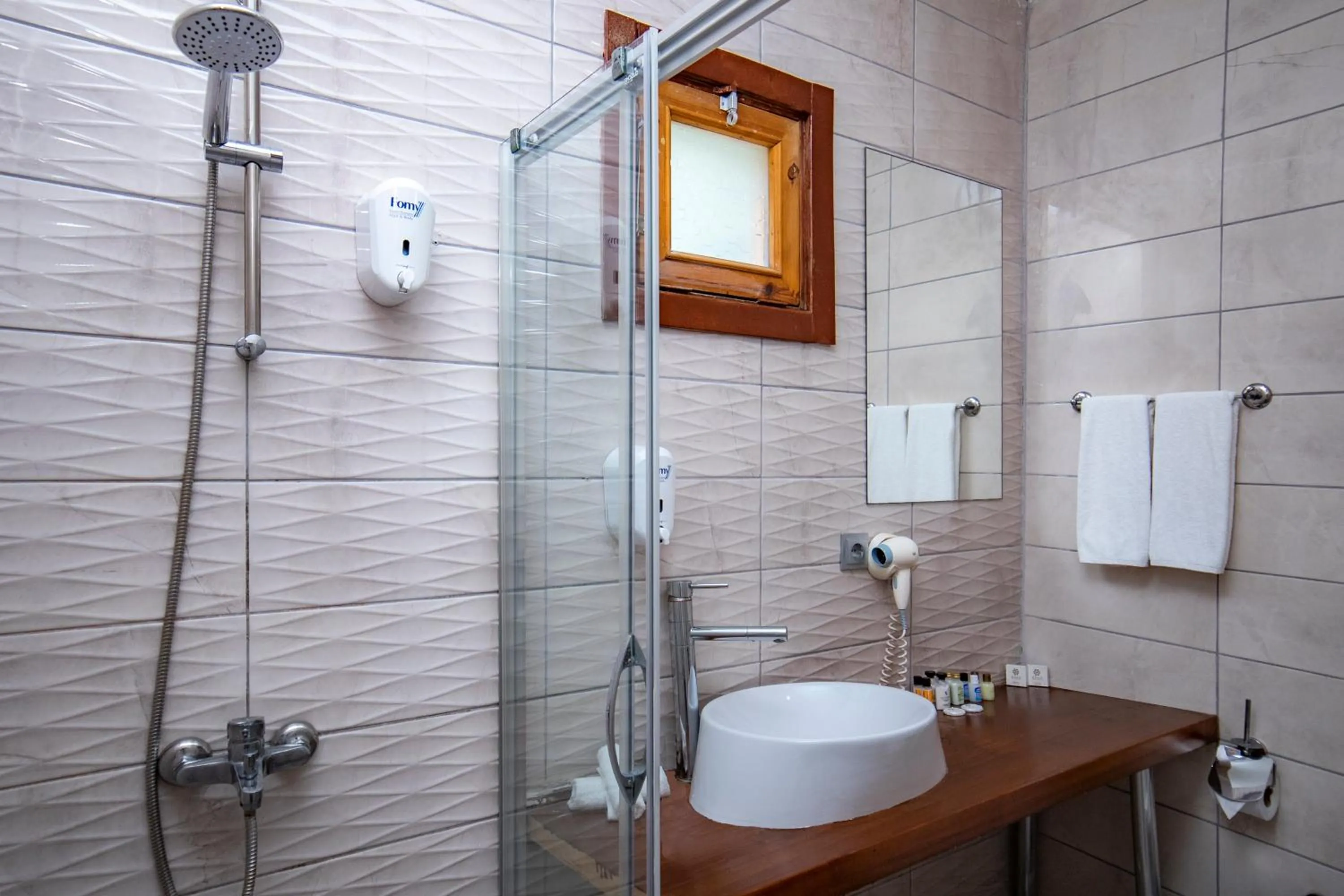 Risus Beach Resort Hotel