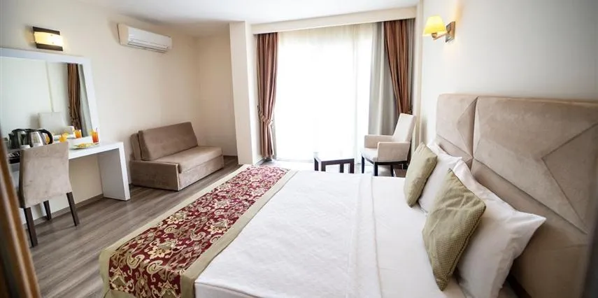 Suite with Sea View in Risus Beach Resort Hotel