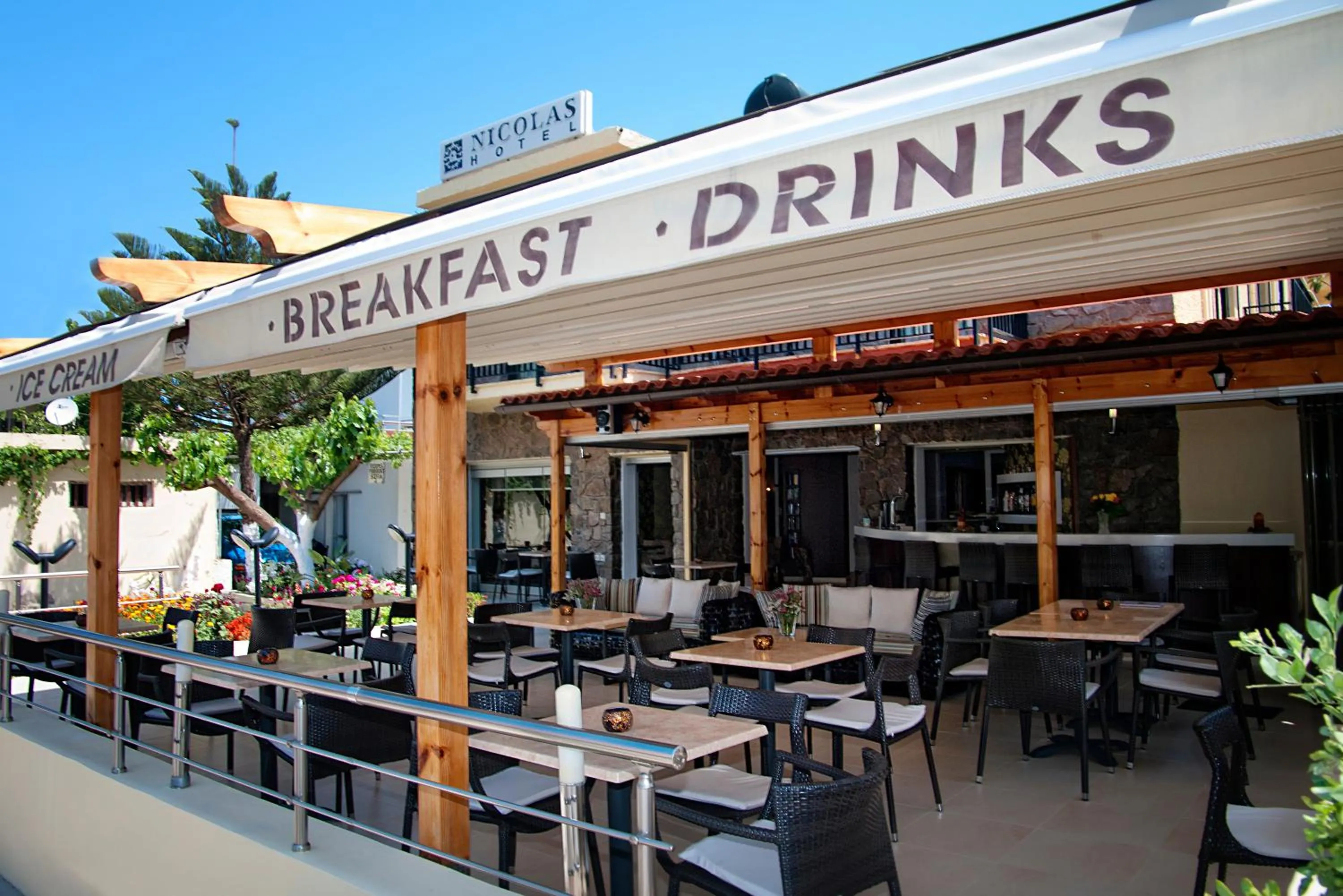 Lounge or bar in Nicolas Hotel