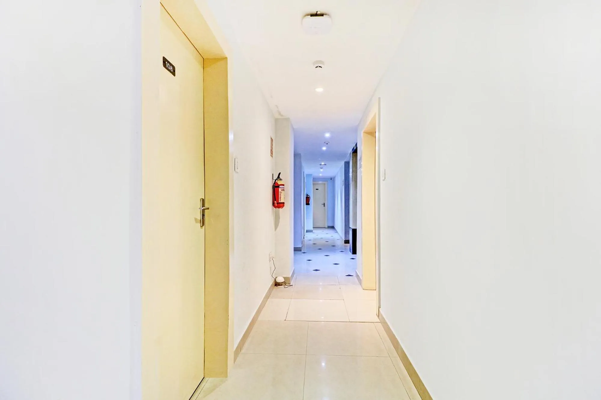 Lobby or reception in FabHotel Azure Sky - Nr Ruby Hospital