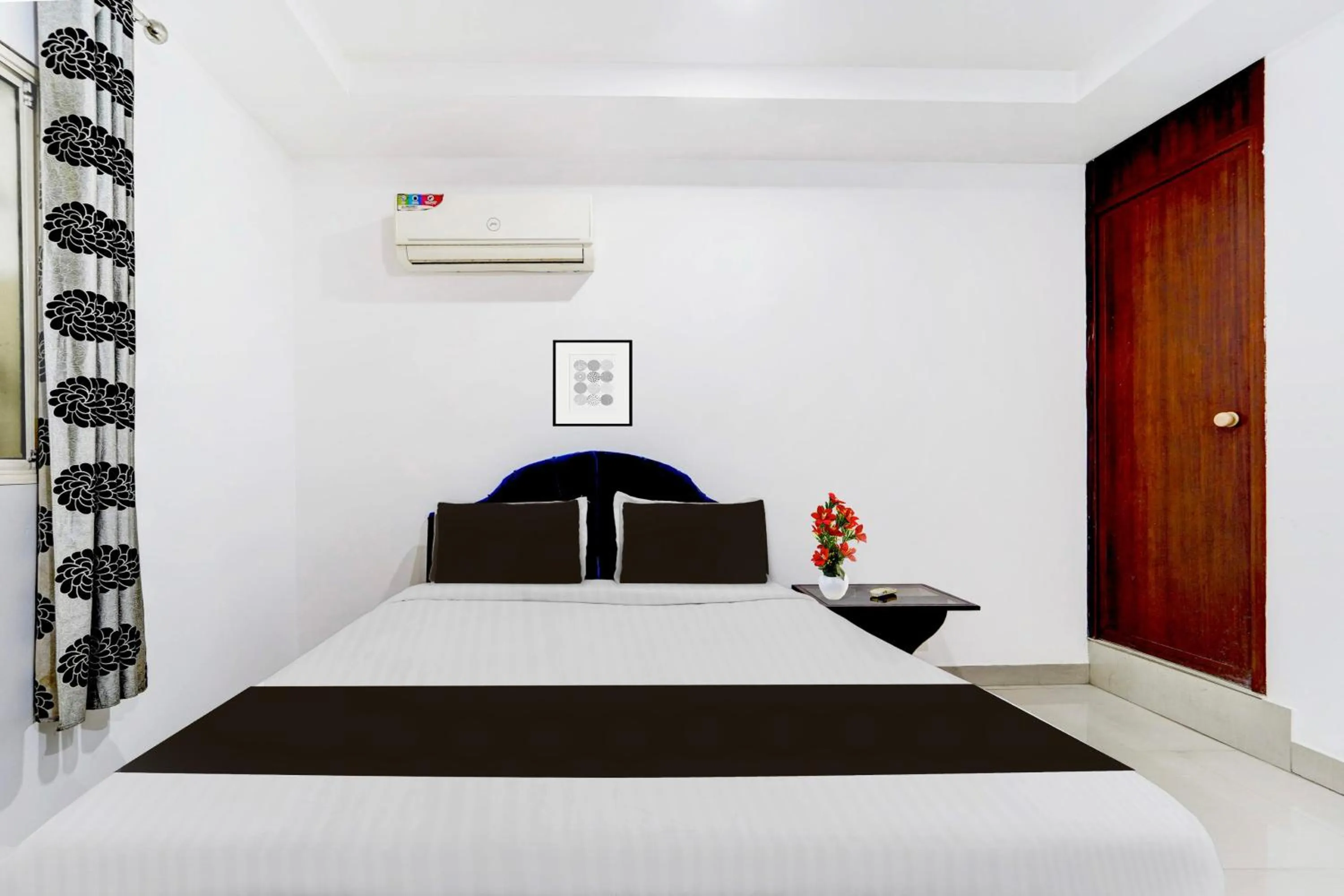 Bedroom, Bed in Super Hotel O Kunnamangalam Near Bus Stand