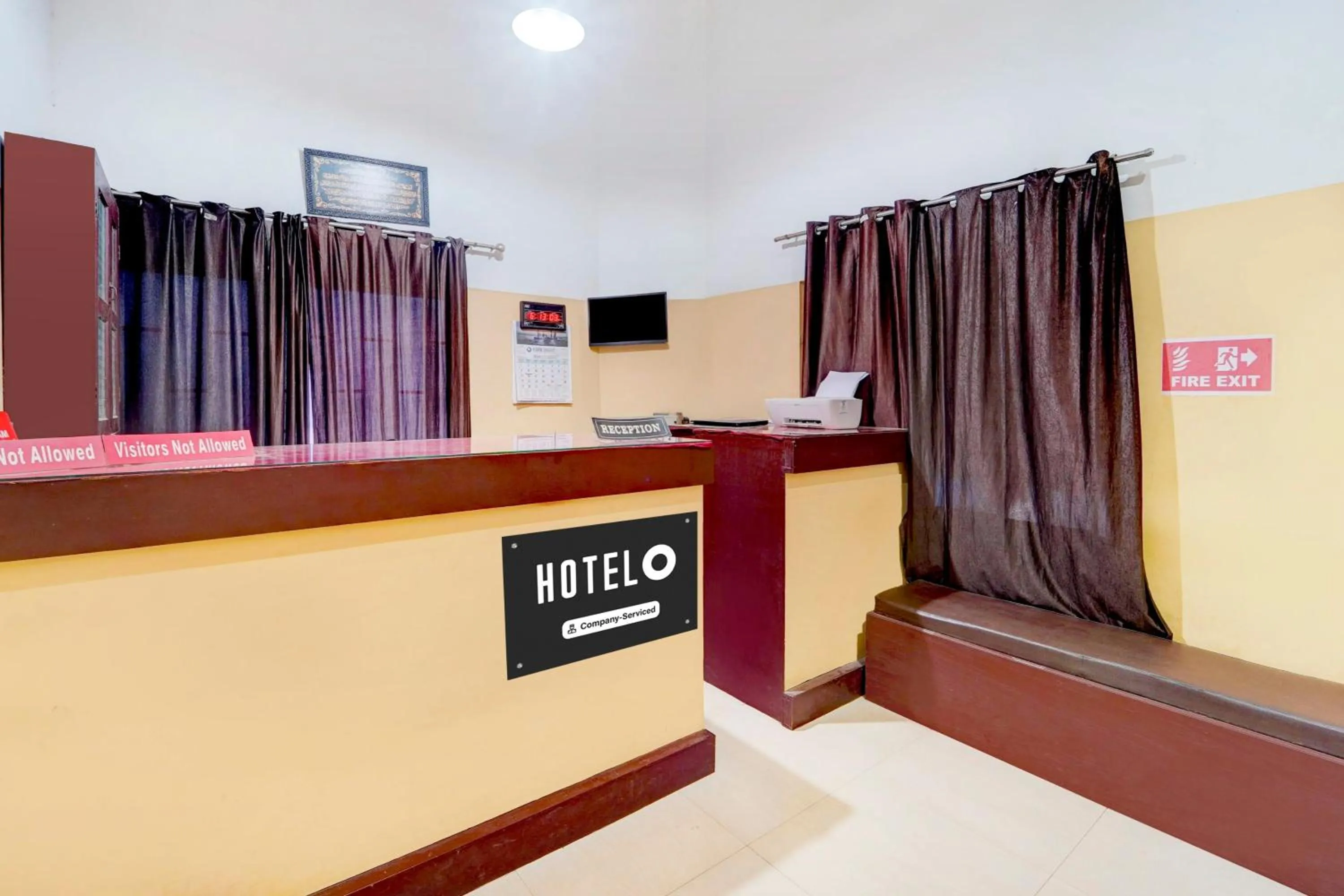 Lobby or reception in Super Hotel O Kunnamangalam Near Bus Stand