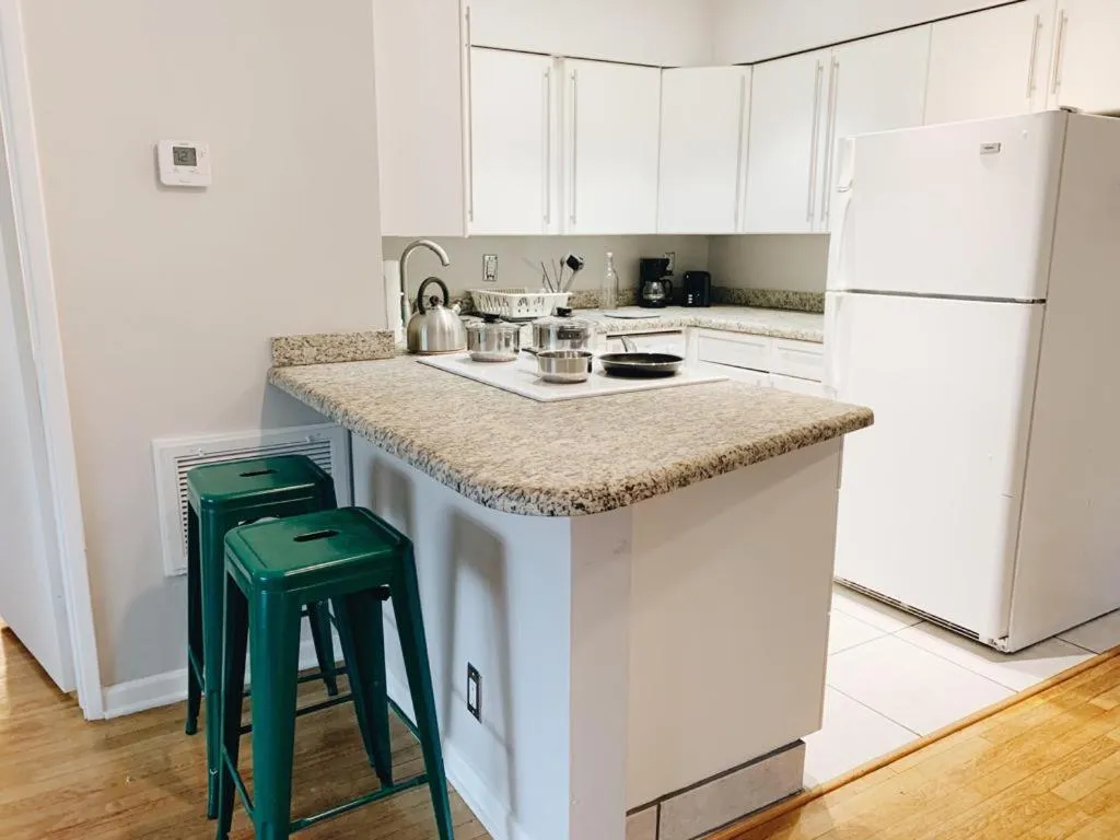 Coffee/tea facilities in Galleria Apartments By Lowkl