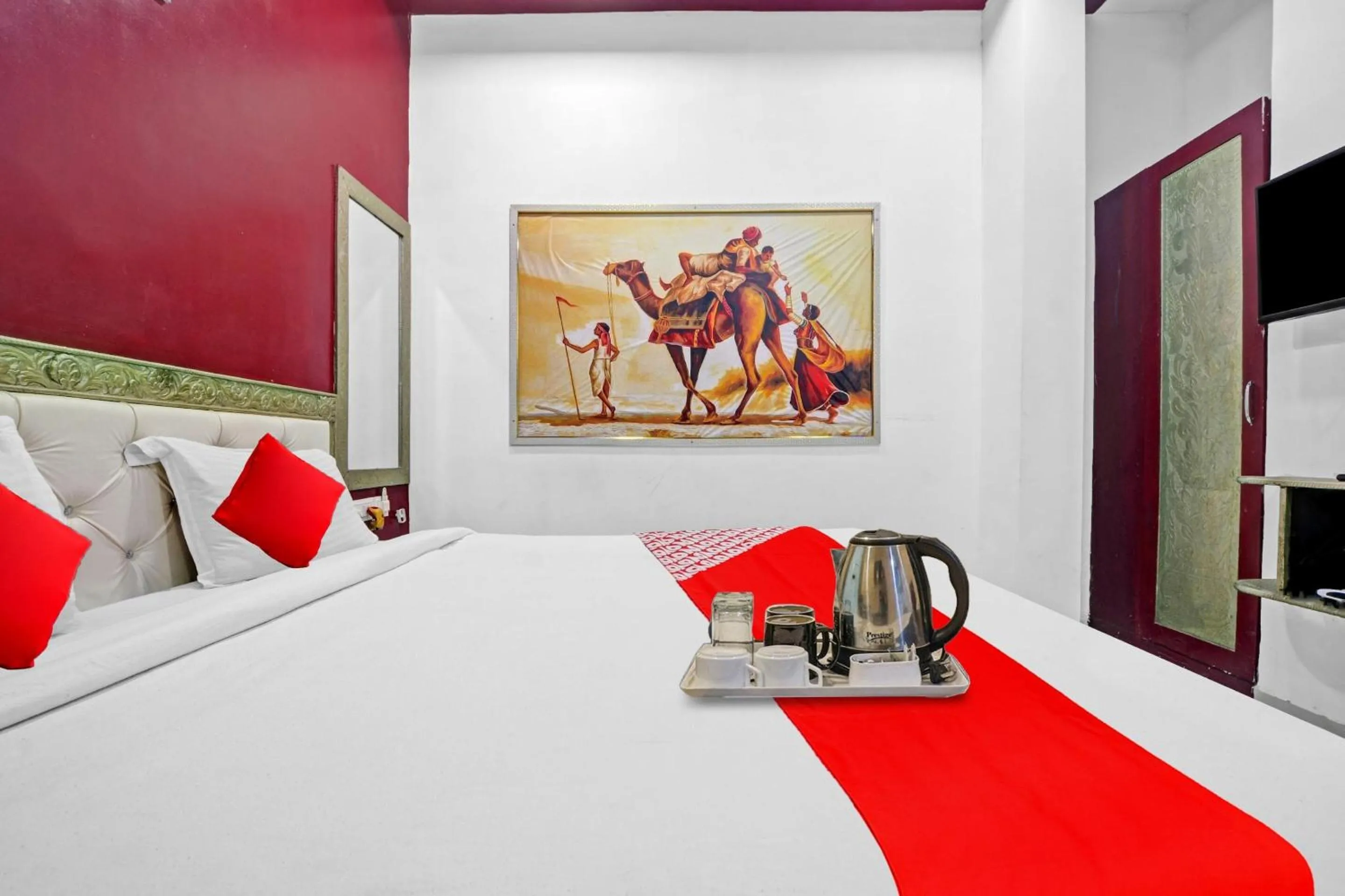 Bedroom, Bed in Hotel O Udaipur Palace