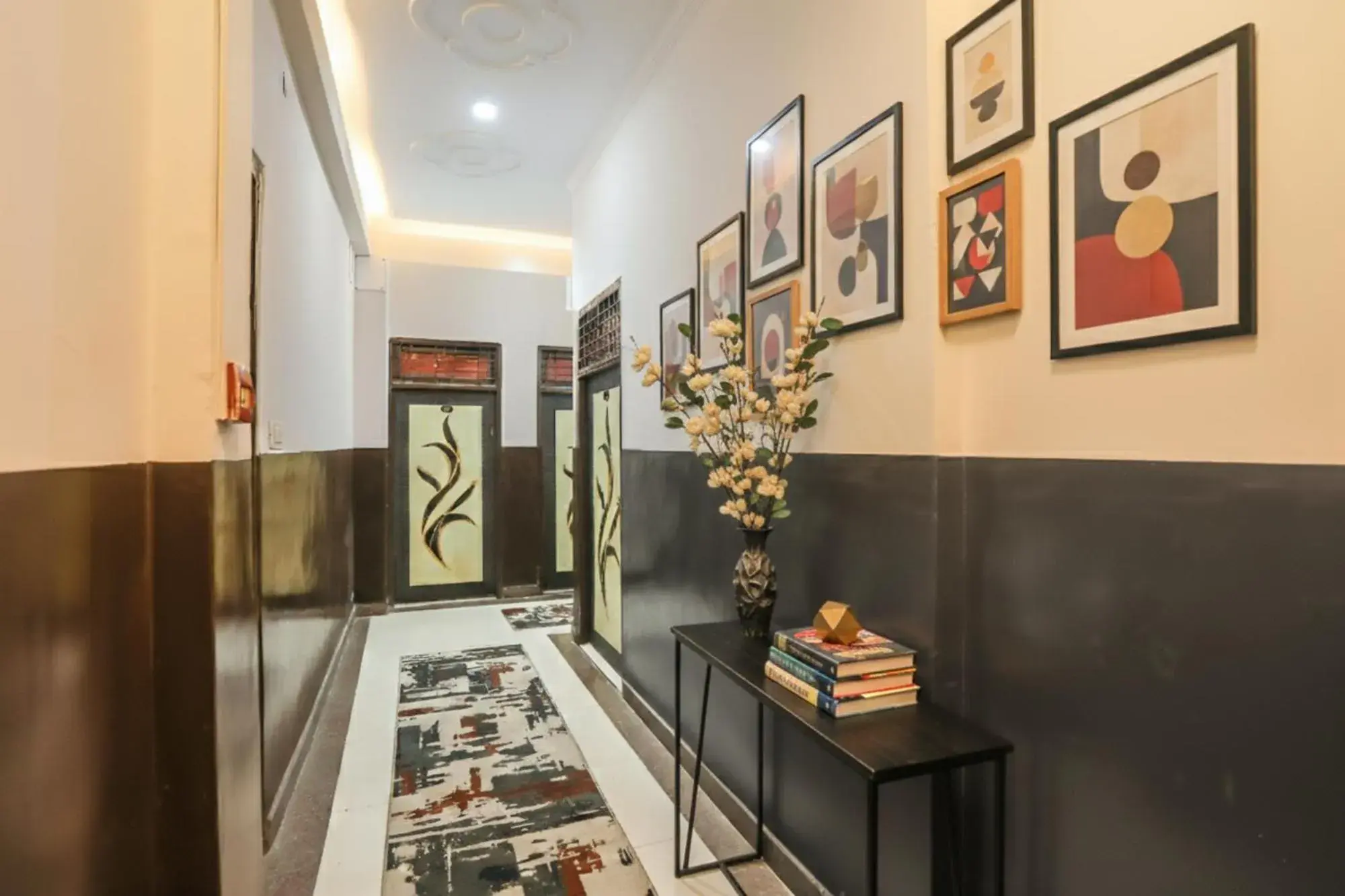 Lobby or reception in FabHotel Pranjul Inn Lobby or reception in FabHotel Pranjul Inn