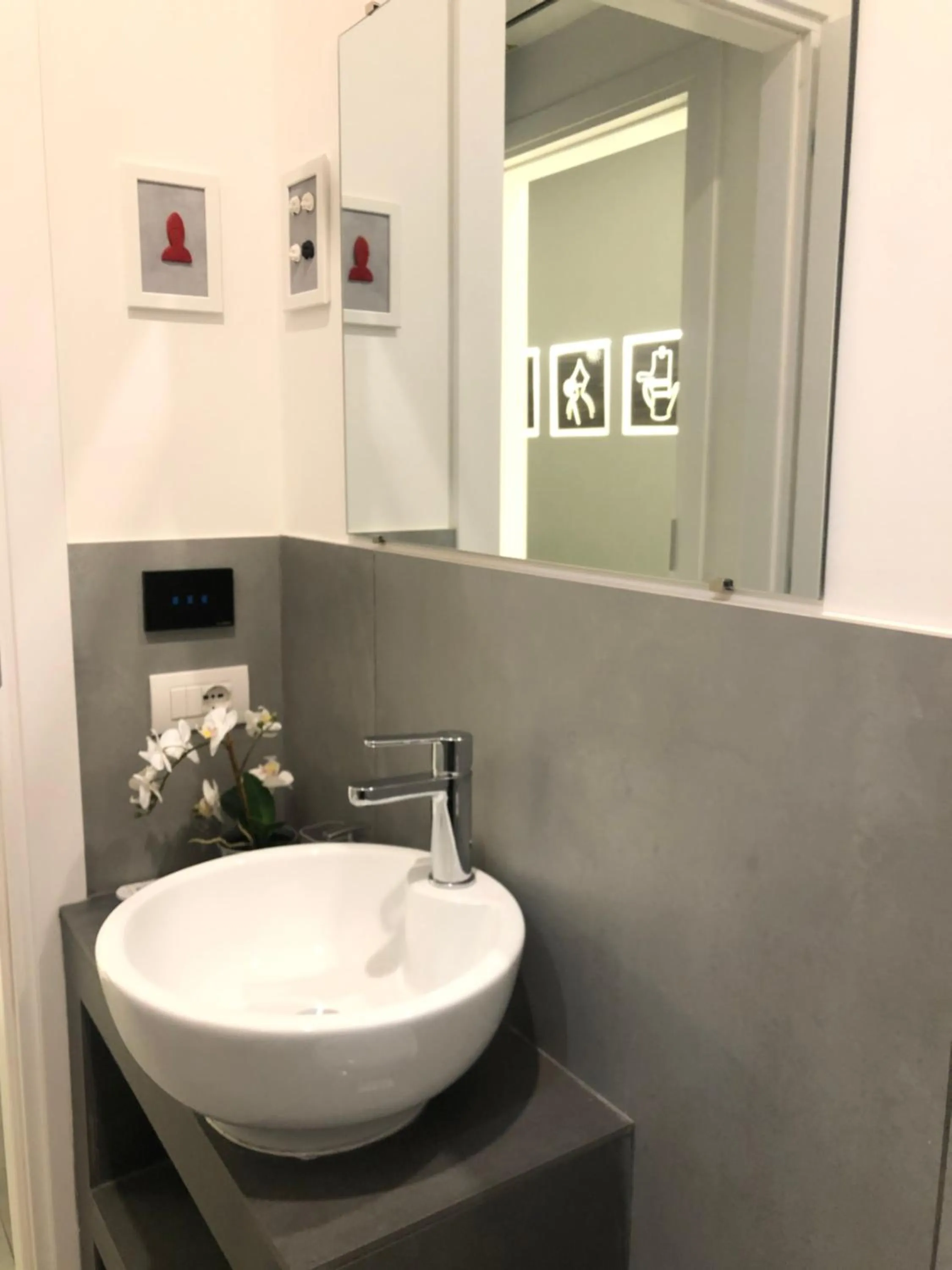 Bathroom in VESUCHARME SUITE Luxury Room