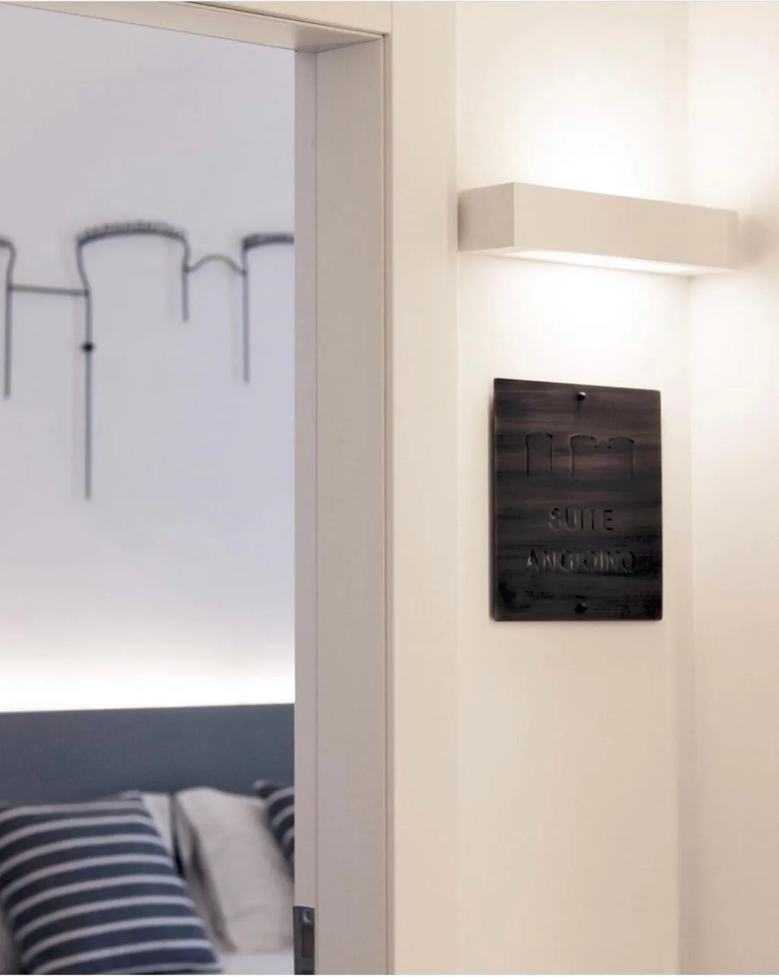 Decorative detail, Bed in VESUCHARME SUITE Luxury Room