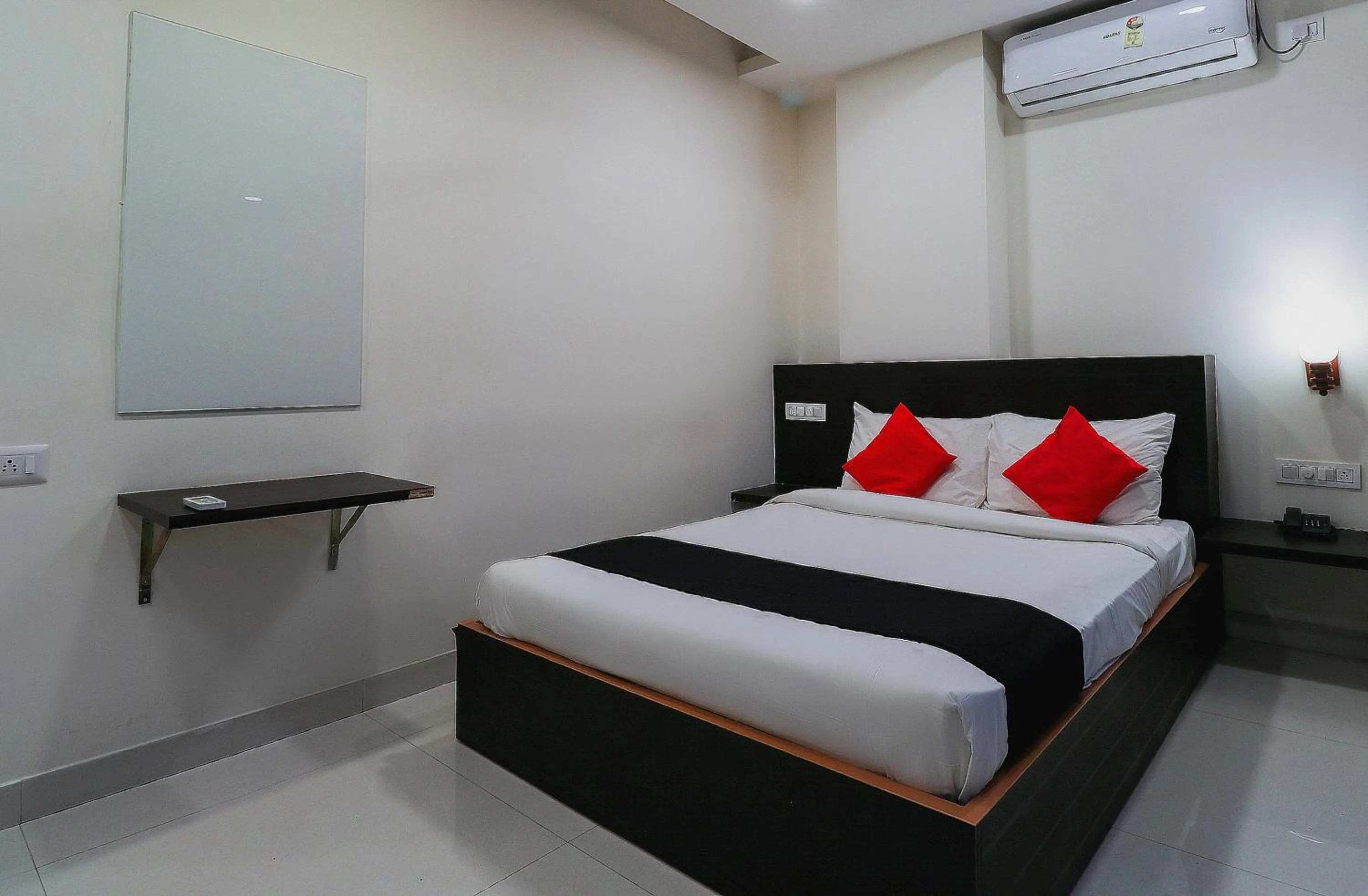 Bedroom, Bed in Capital O GN Suites