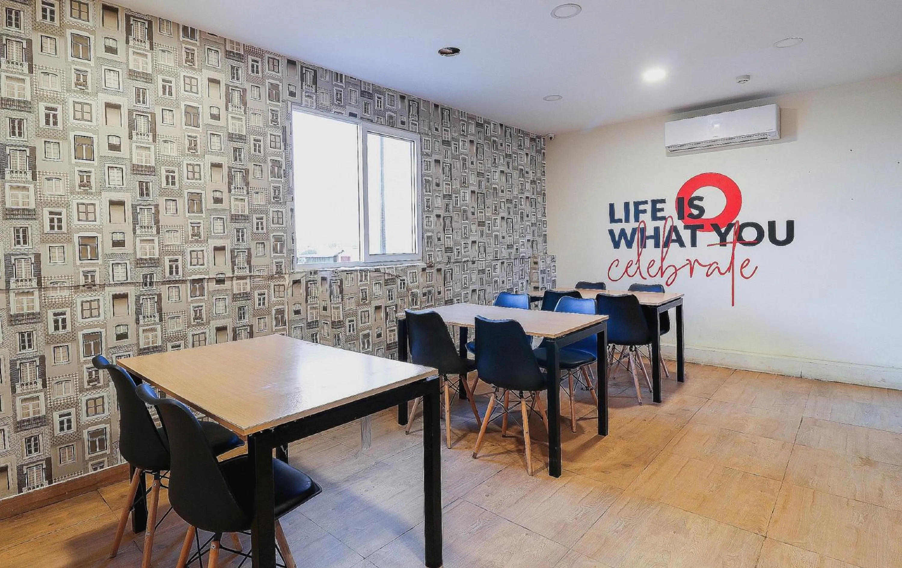 Restaurant/places to eat in Capital O GN Suites