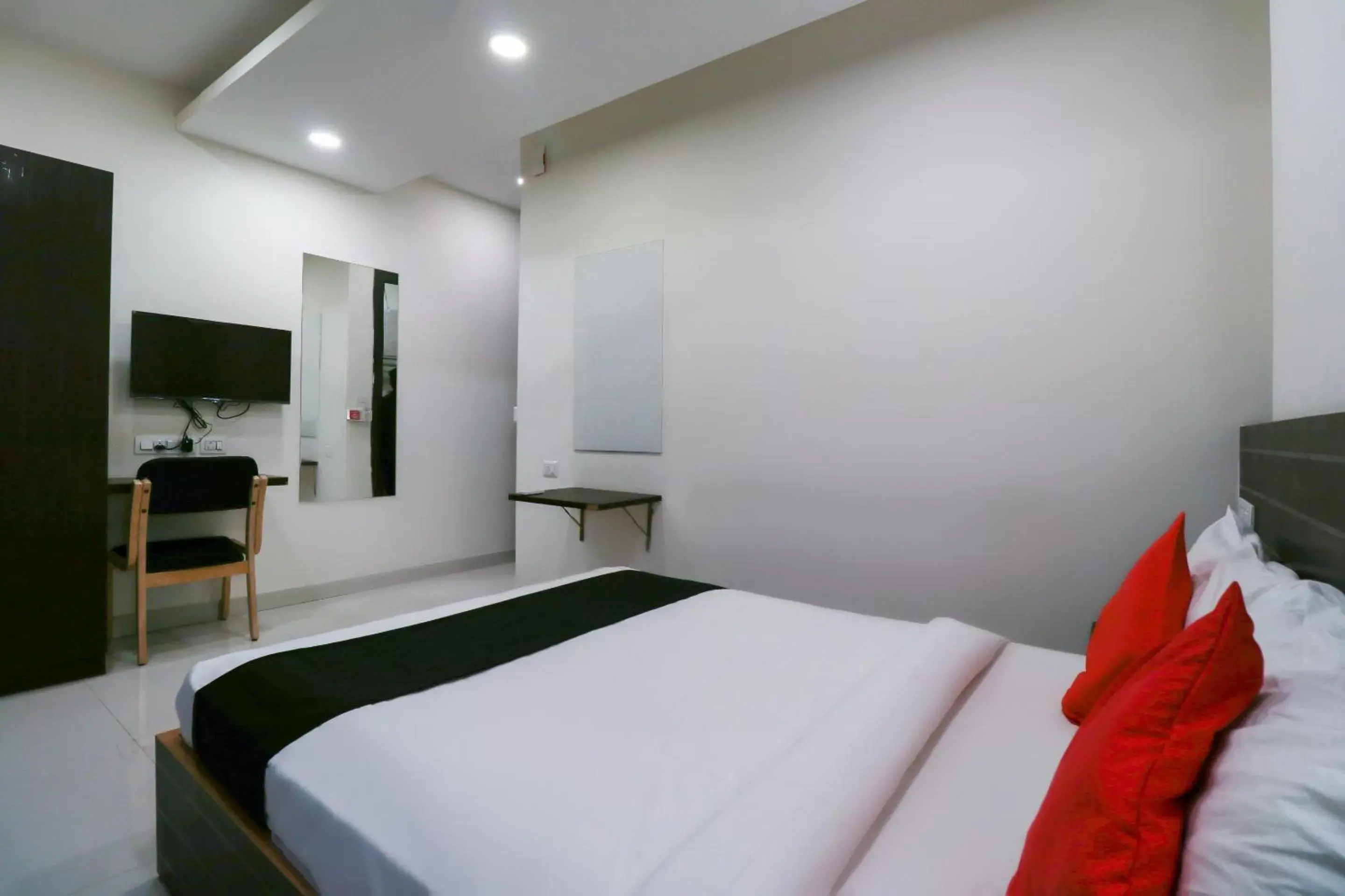 Bedroom, Bed in Capital O GN Suites Bedroom, Bed in Capital O GN Suites