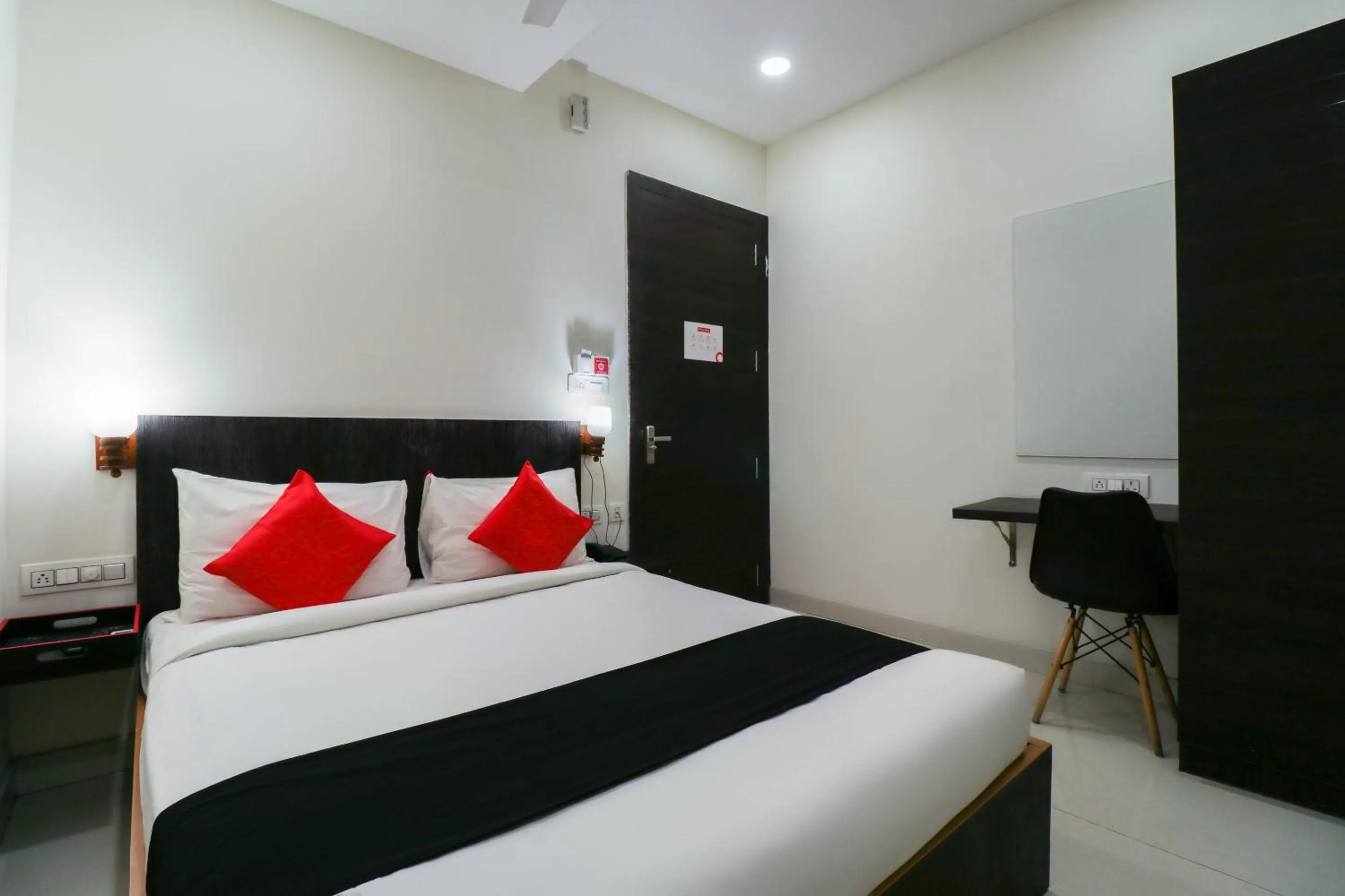 Bedroom, Bed in Capital O GN Suites