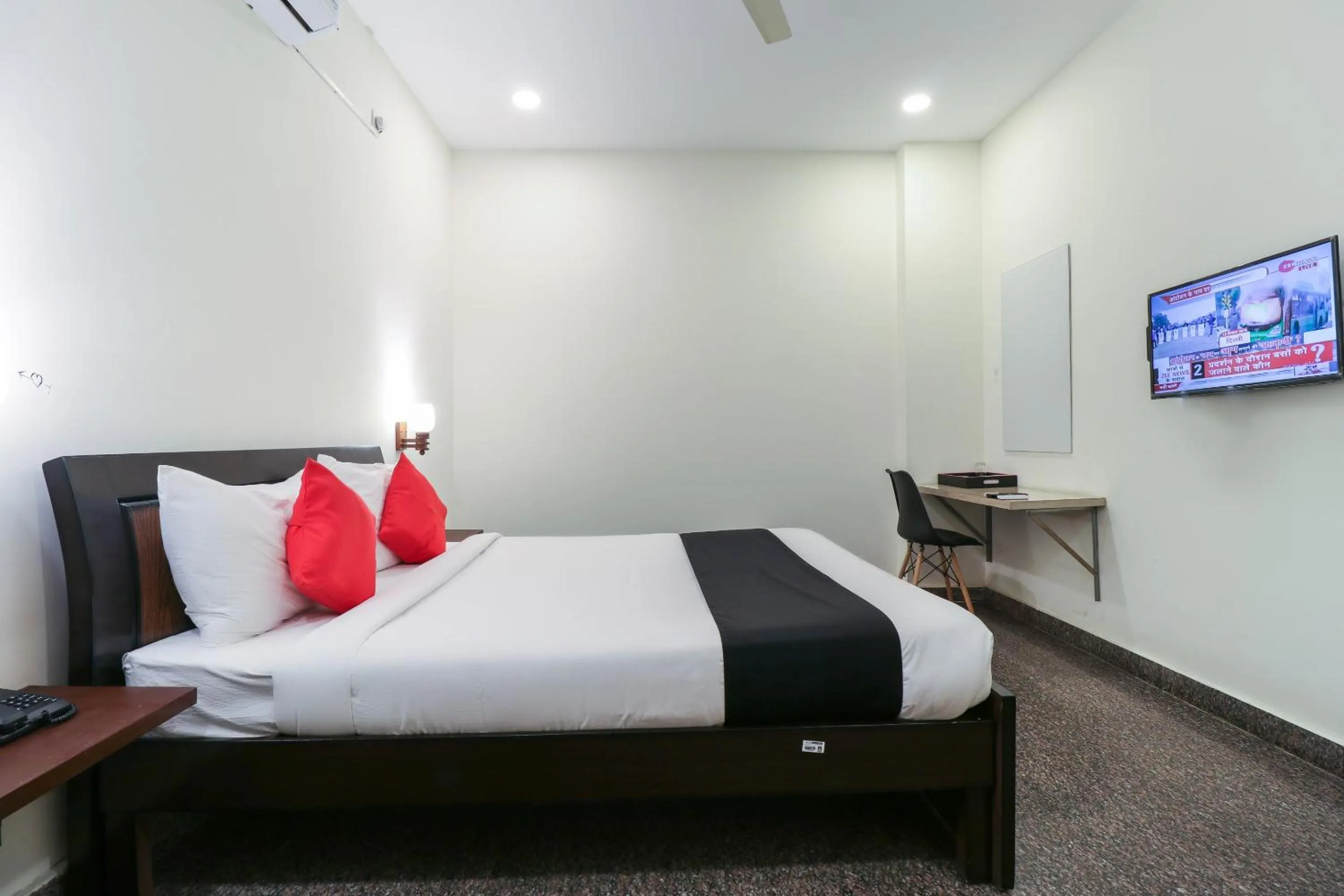 Bedroom, Bed in Capital O GN Suites