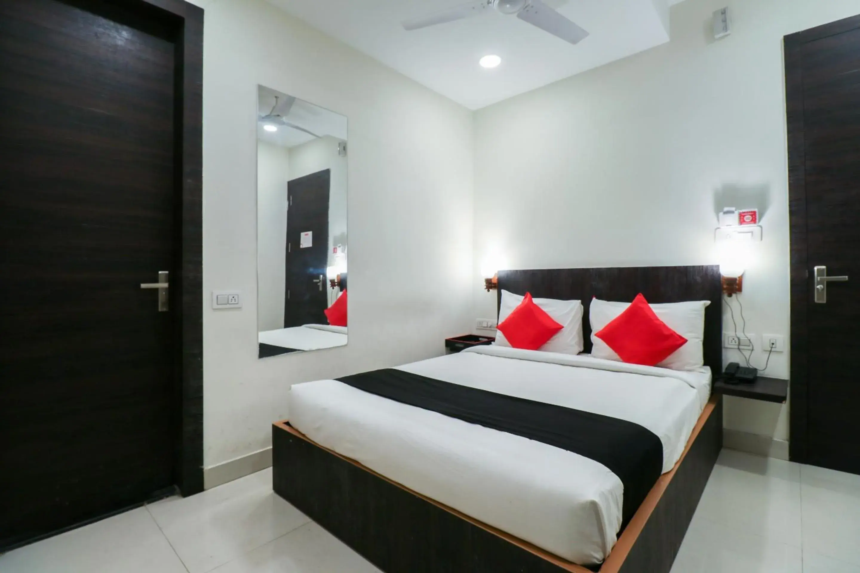 Bedroom, Bed in Capital O GN Suites Bedroom, Bed in Capital O GN Suites