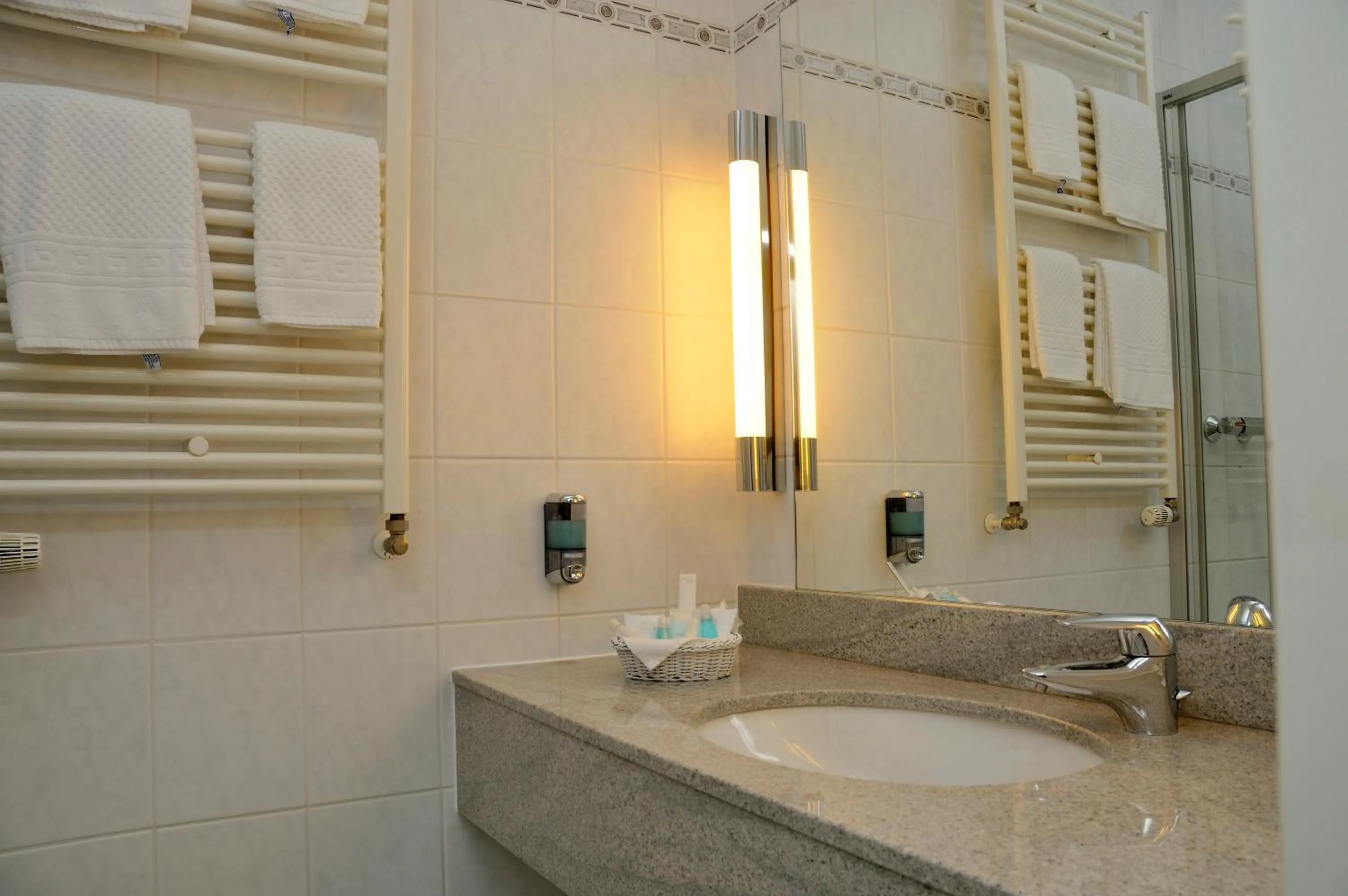 Bathroom in Hotel Essener Hof; Sure Hotel Collection by Best Western