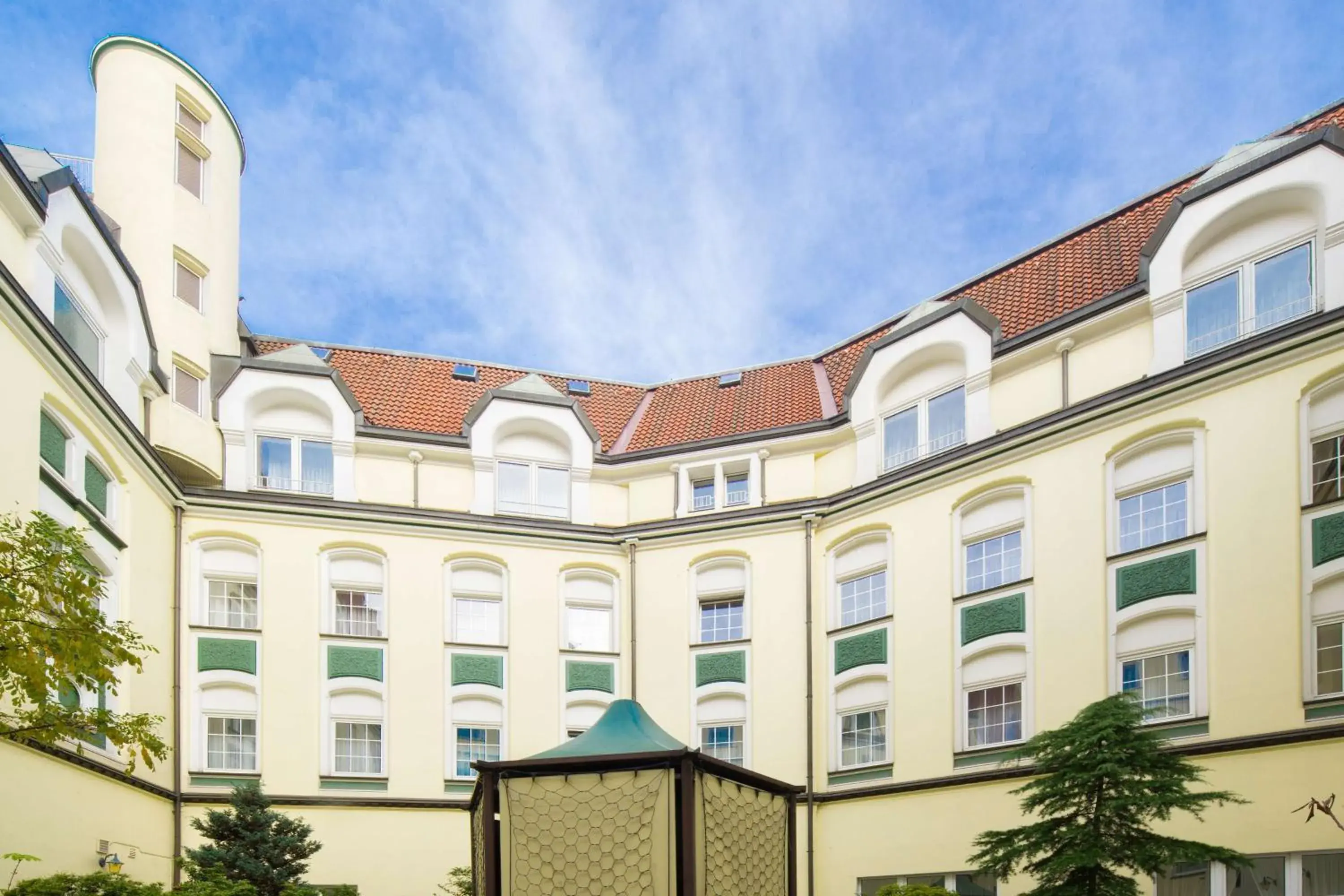 Property building in Hotel Essener Hof; Sure Hotel Collection by Best Western Property building in Hotel Essener Hof; Sure Hotel Collection by Best Western