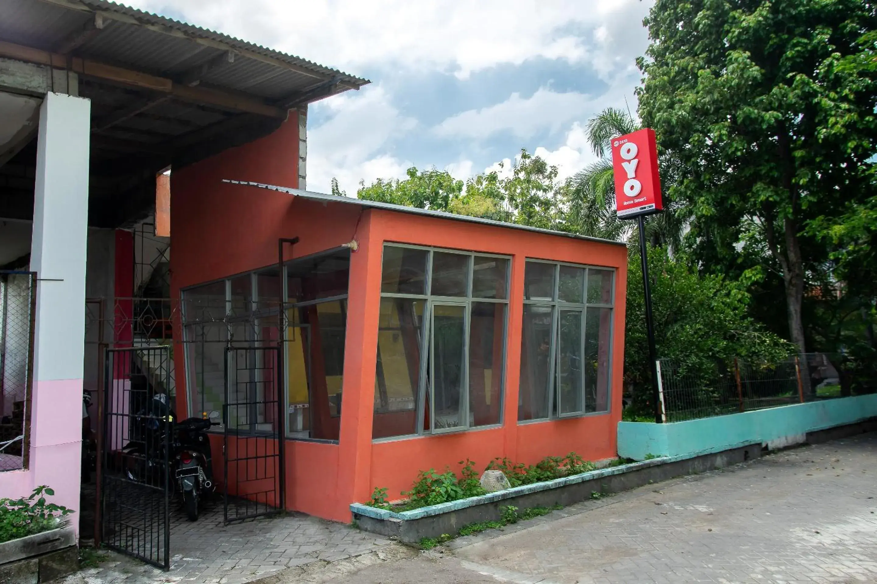 Facade/entrance in Hotel O Ibma Smart Syariah Facade/entrance in Hotel O Ibma Smart Syariah