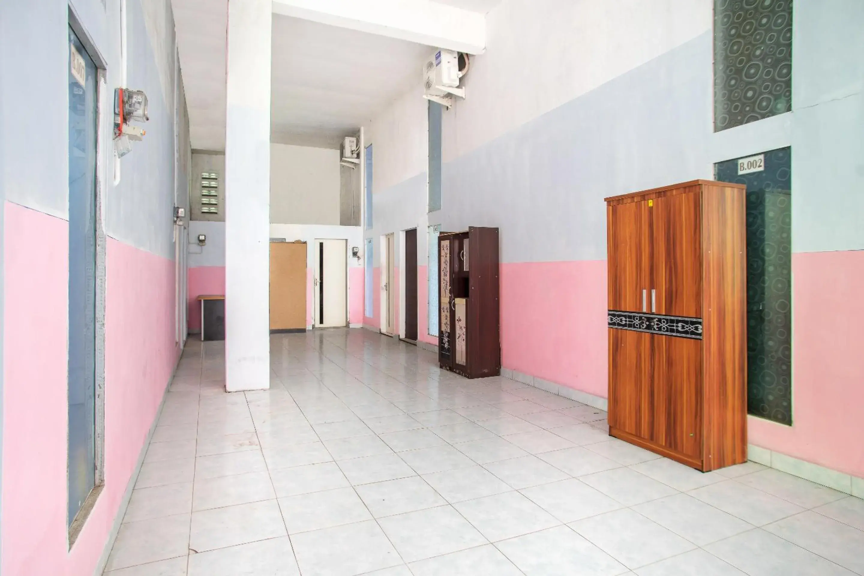 Lobby or reception in Hotel O Ibma Smart Syariah Lobby or reception in Hotel O Ibma Smart Syariah