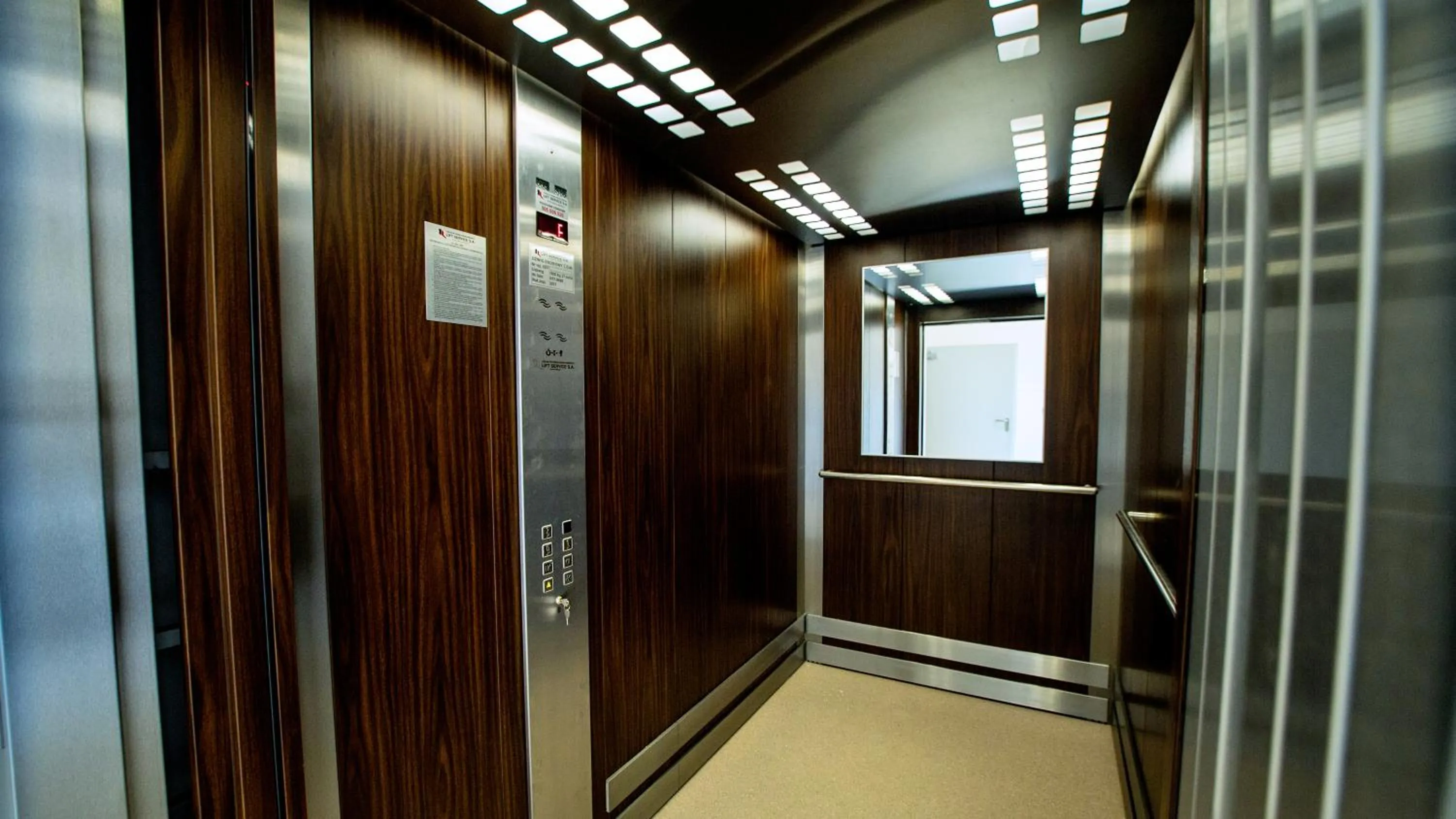 elevator in Wesoła Apartamenty