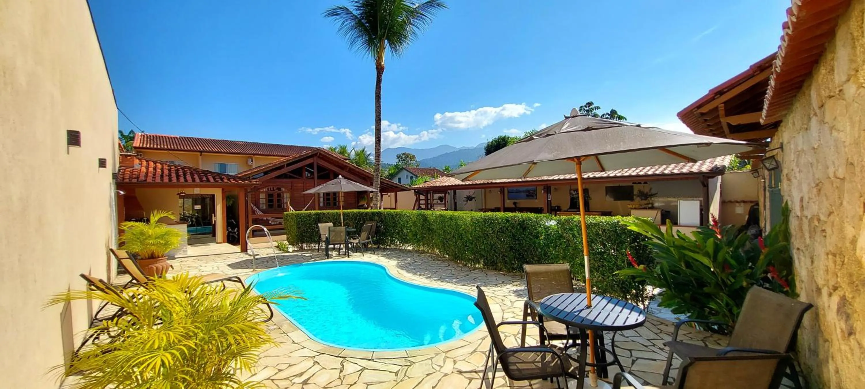 Swimming pool in Pousada das Saíras