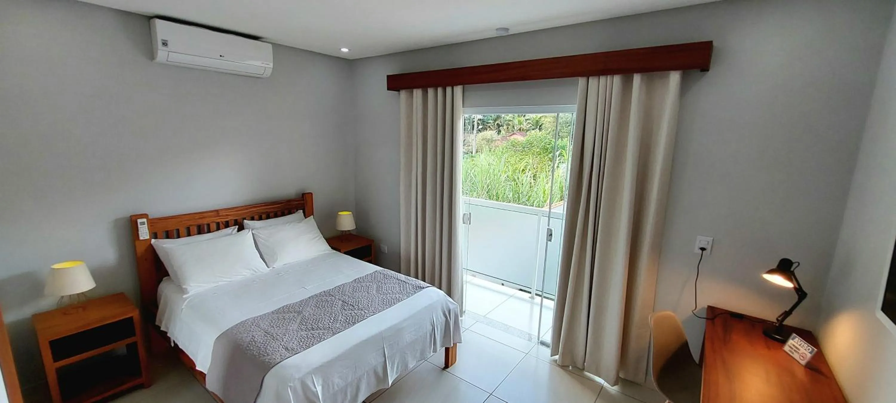 Photo of the whole room, Bed in Pousada das Saíras