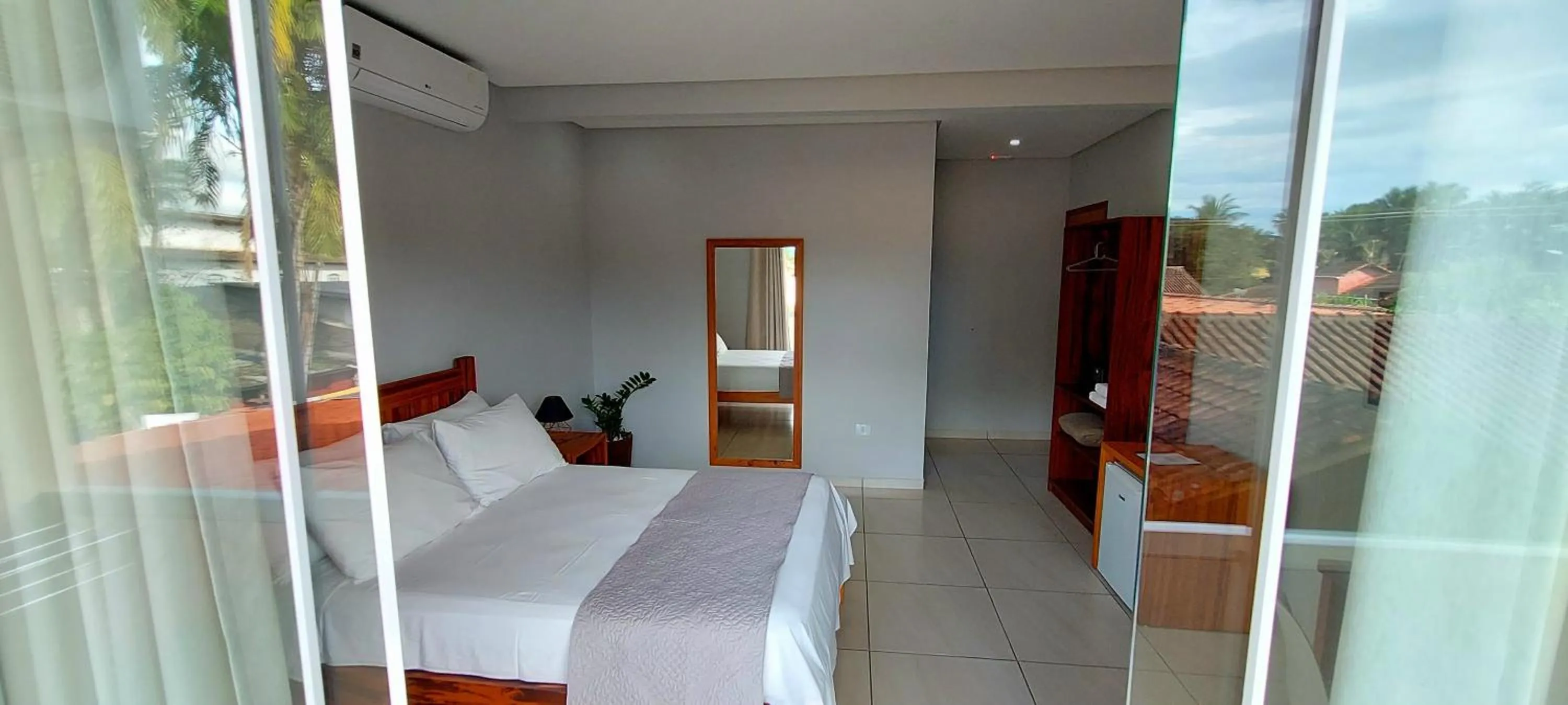 Photo of the whole room, Bed in Pousada das Saíras