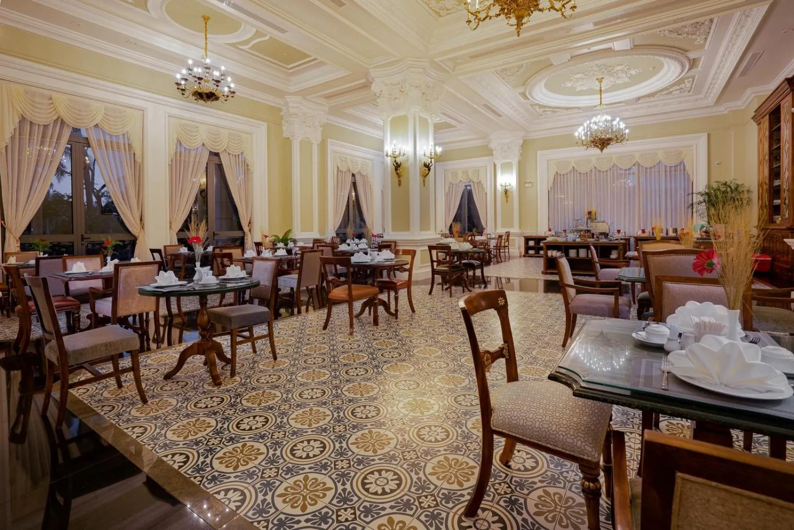 Restaurant/places to eat in AVS Hotel Phu Quoc