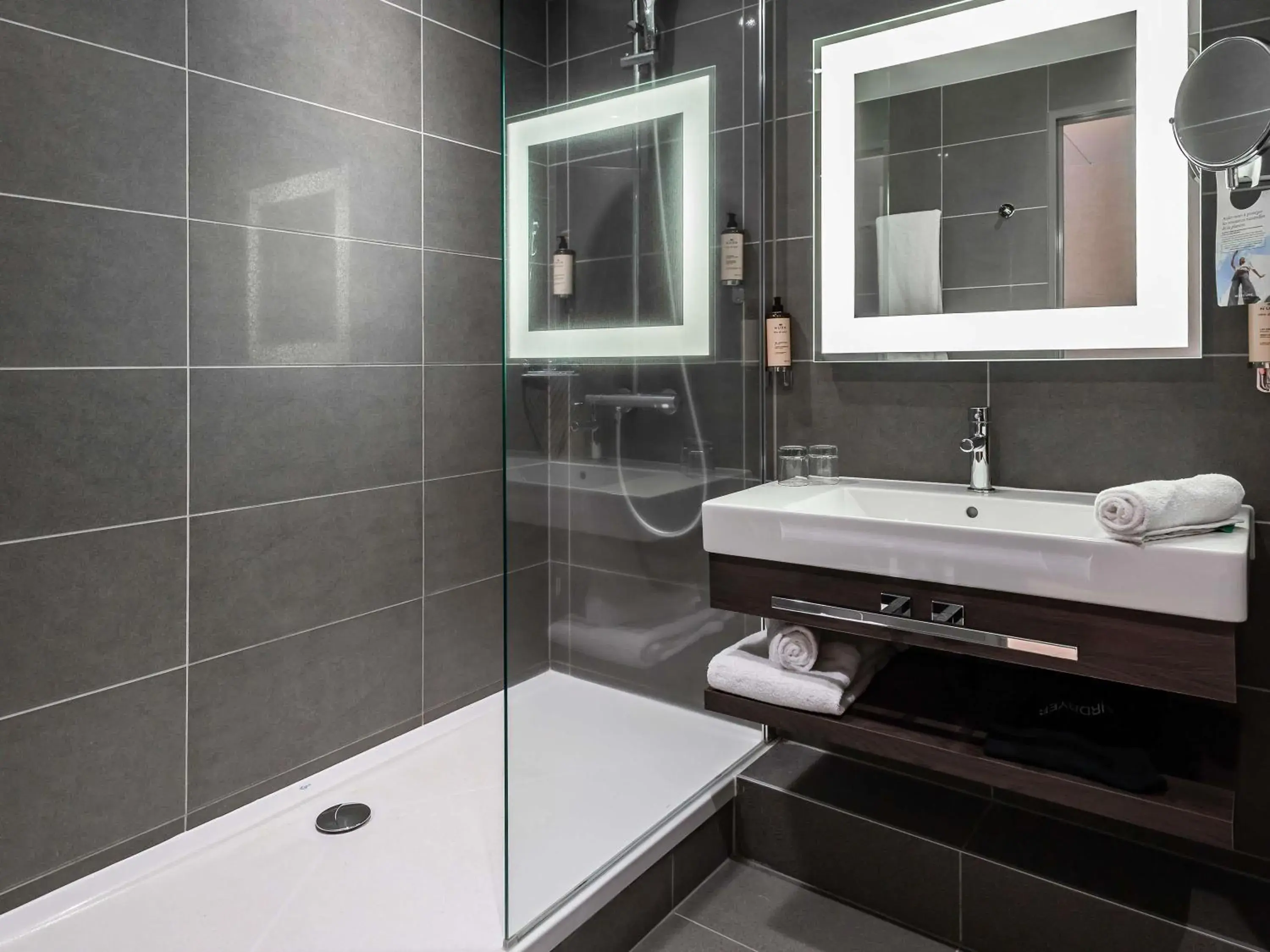 Bedroom in Mercure Clermont Ferrand centre Jaude Bedroom in Mercure Clermont Ferrand centre Jaude