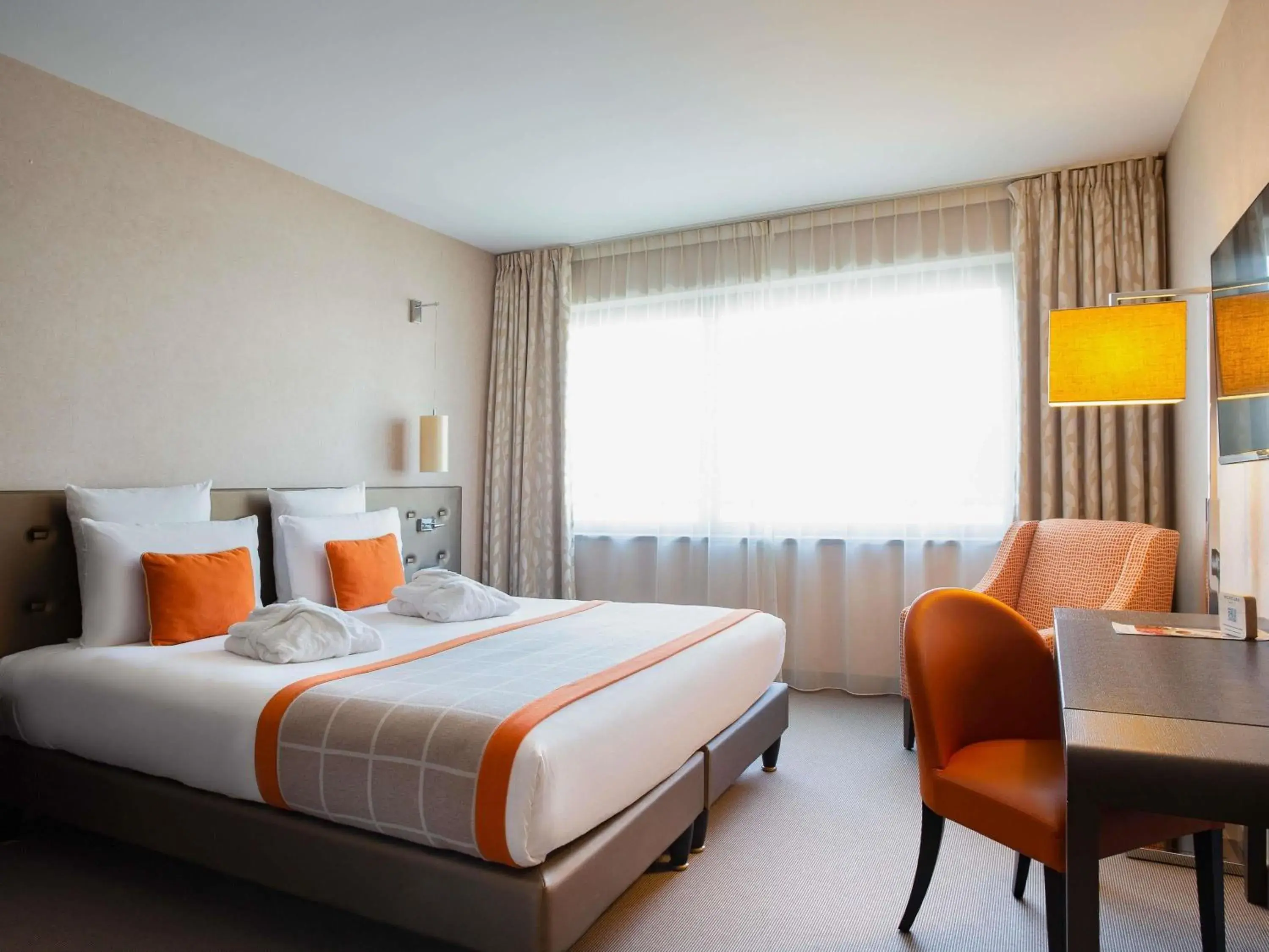 Bedroom, Bed in Mercure Clermont Ferrand centre Jaude Bedroom, Bed in Mercure Clermont Ferrand centre Jaude