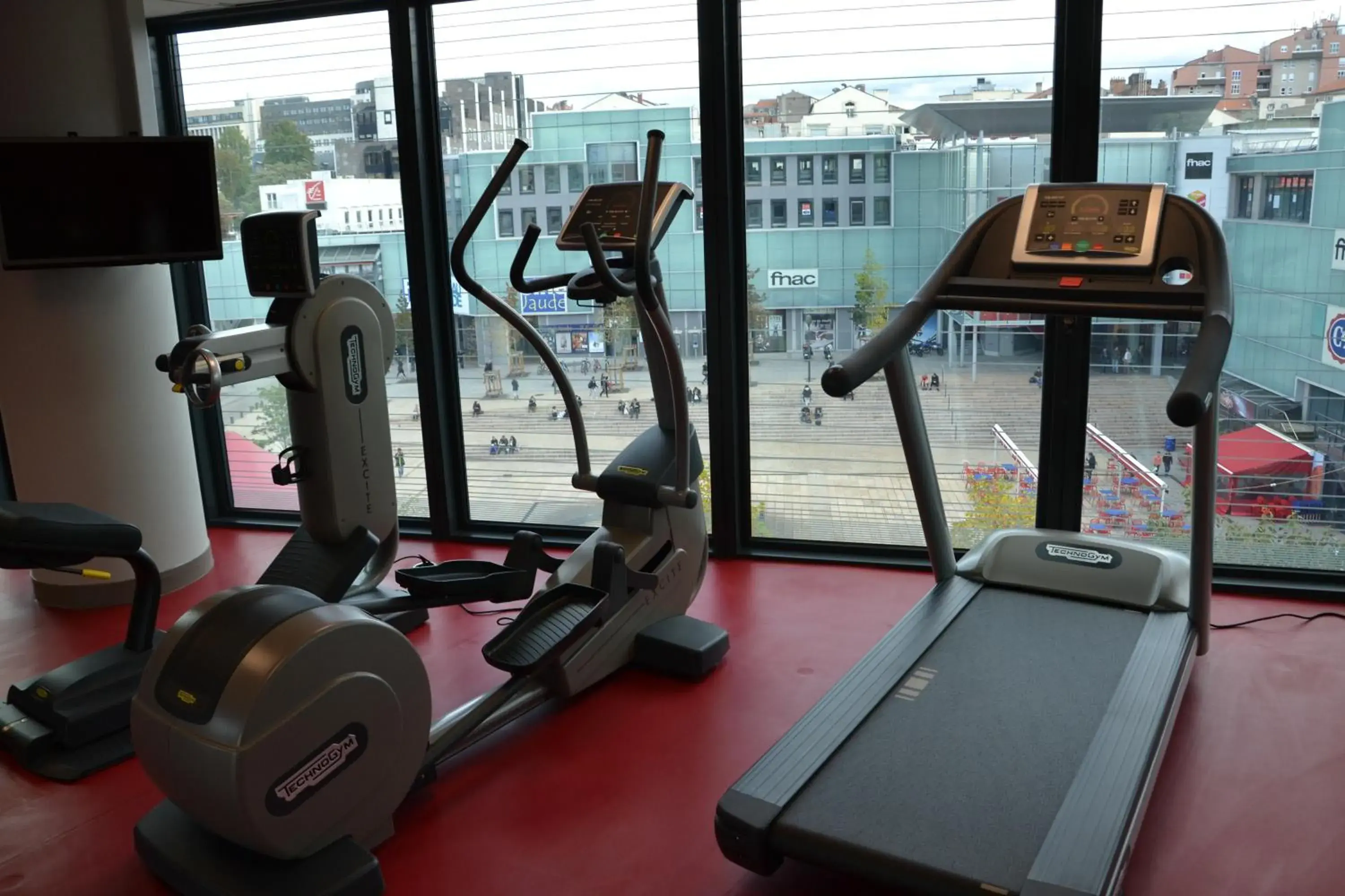 Fitness centre/facilities in Mercure Clermont Ferrand centre Jaude Fitness centre/facilities in Mercure Clermont Ferrand centre Jaude