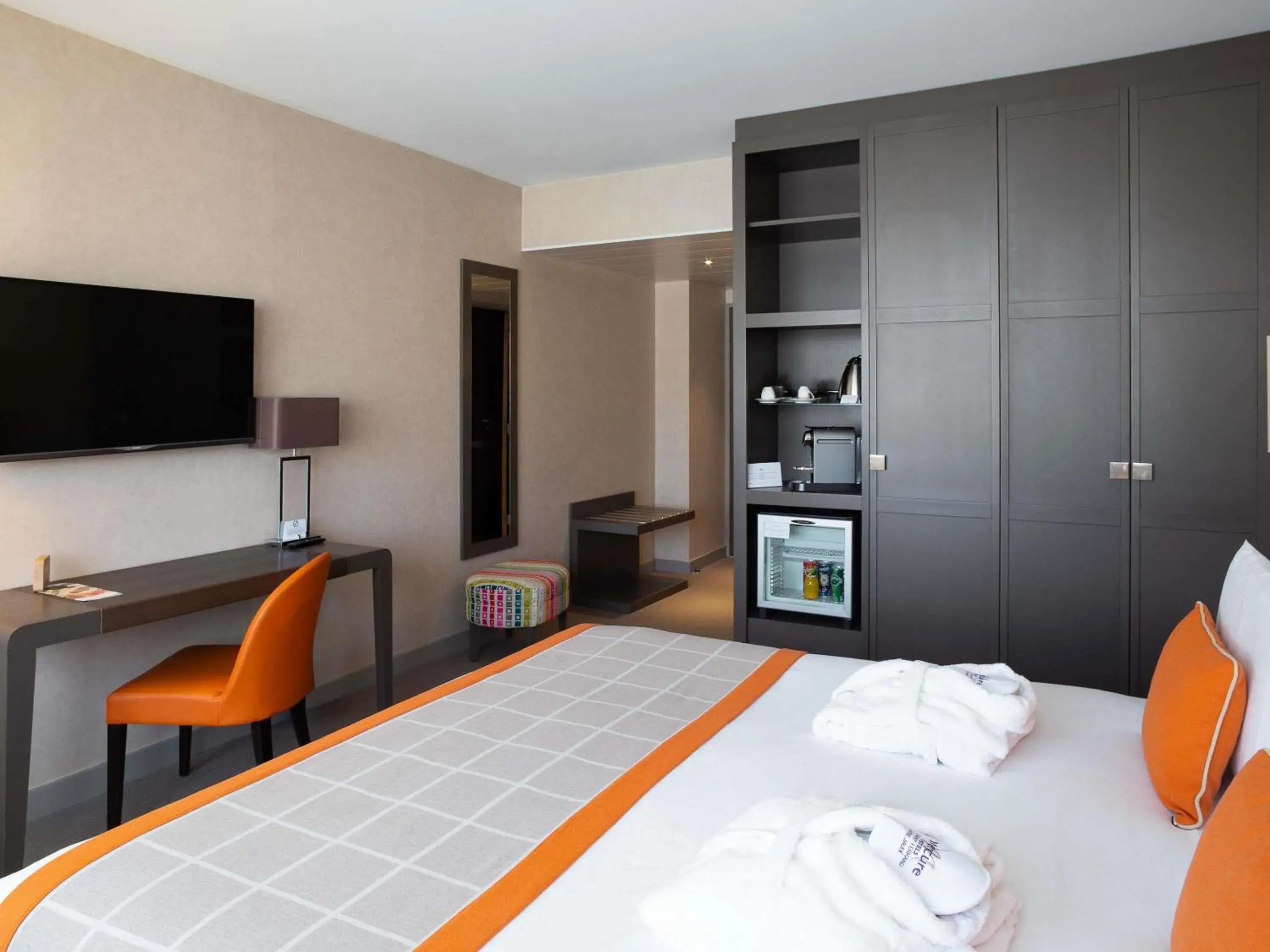 Bedroom, Bed in Mercure Clermont Ferrand centre Jaude Bedroom, Bed in Mercure Clermont Ferrand centre Jaude