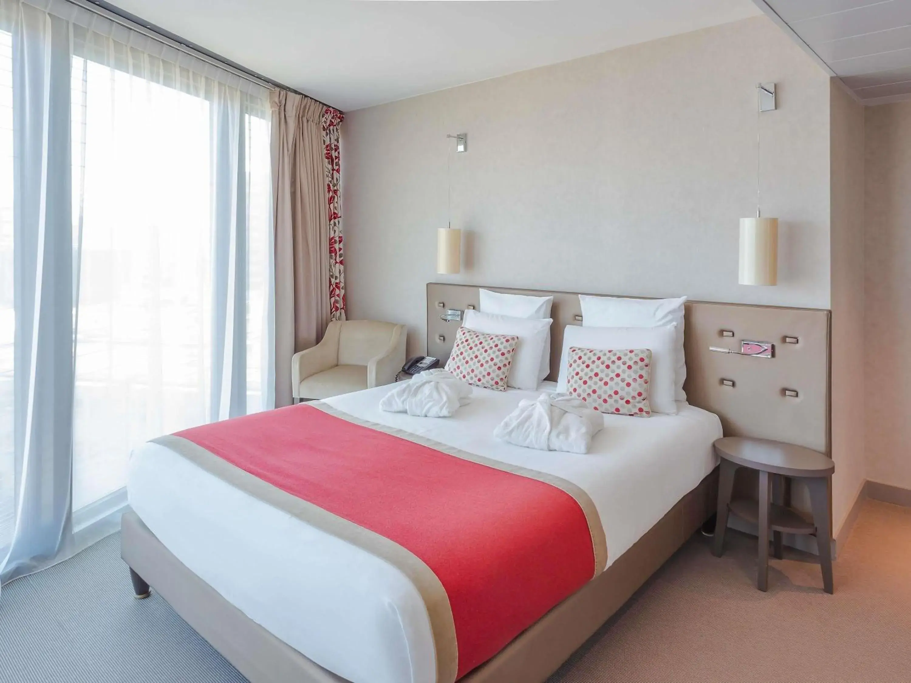 Bedroom, Bed in Mercure Clermont Ferrand centre Jaude Bedroom, Bed in Mercure Clermont Ferrand centre Jaude