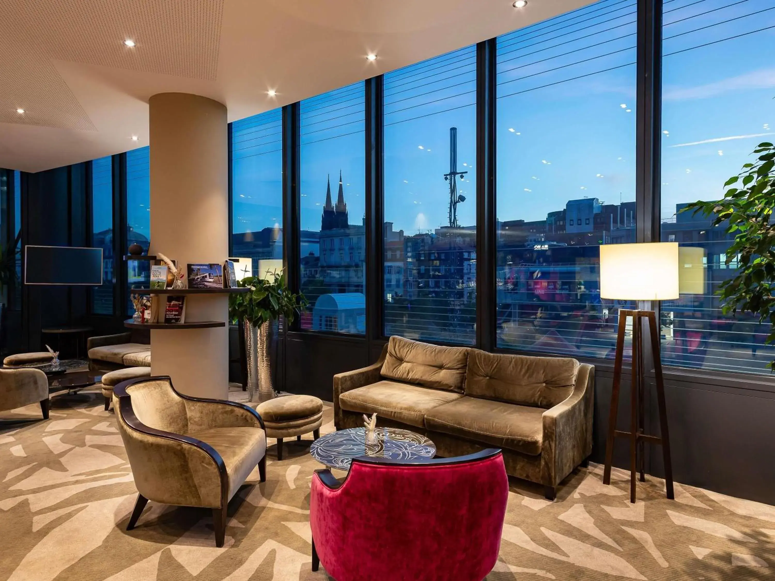 Lounge or bar in Mercure Clermont Ferrand centre Jaude Lounge or bar in Mercure Clermont Ferrand centre Jaude