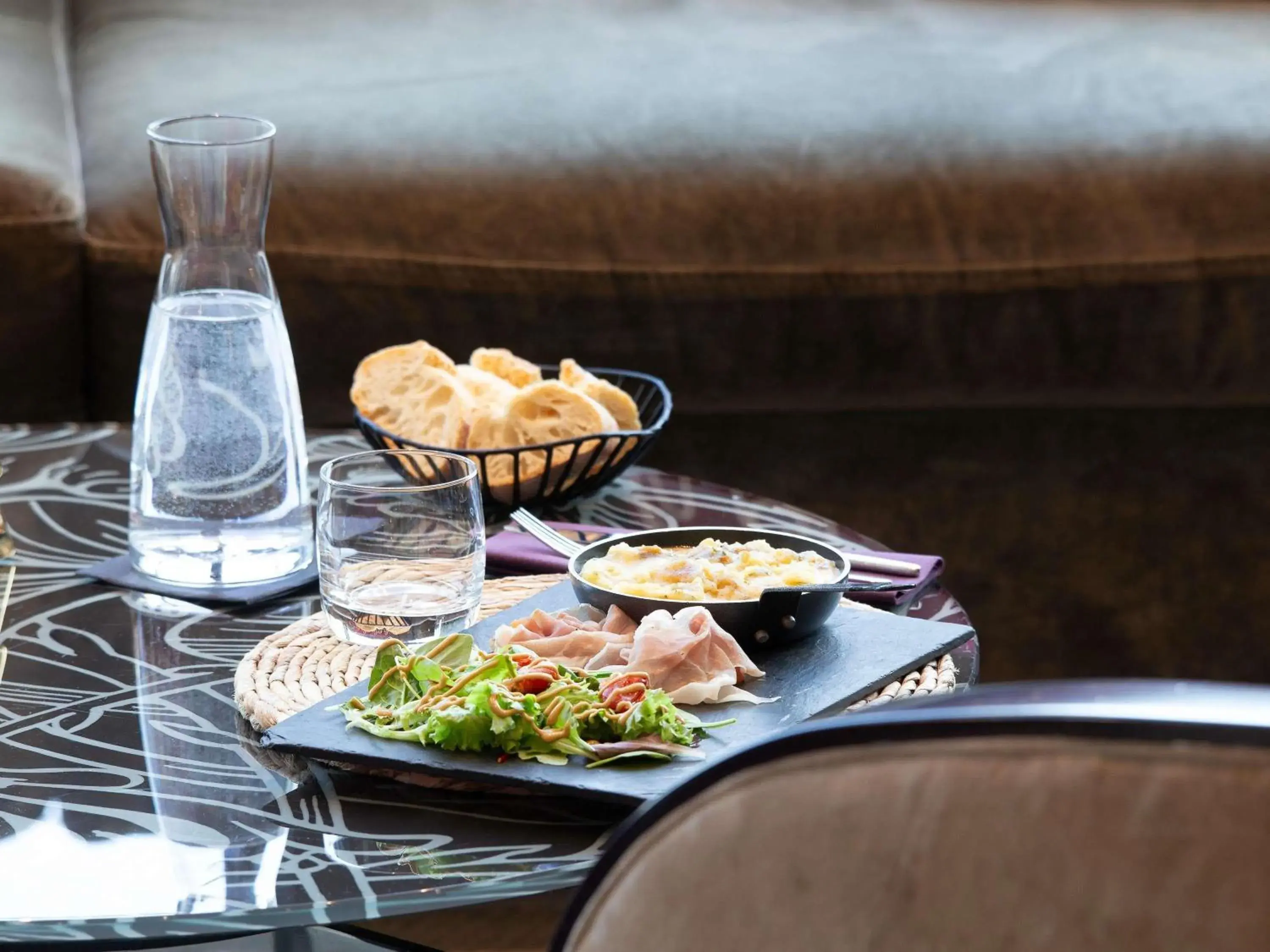 Lounge or bar in Mercure Clermont Ferrand centre Jaude Lounge or bar in Mercure Clermont Ferrand centre Jaude