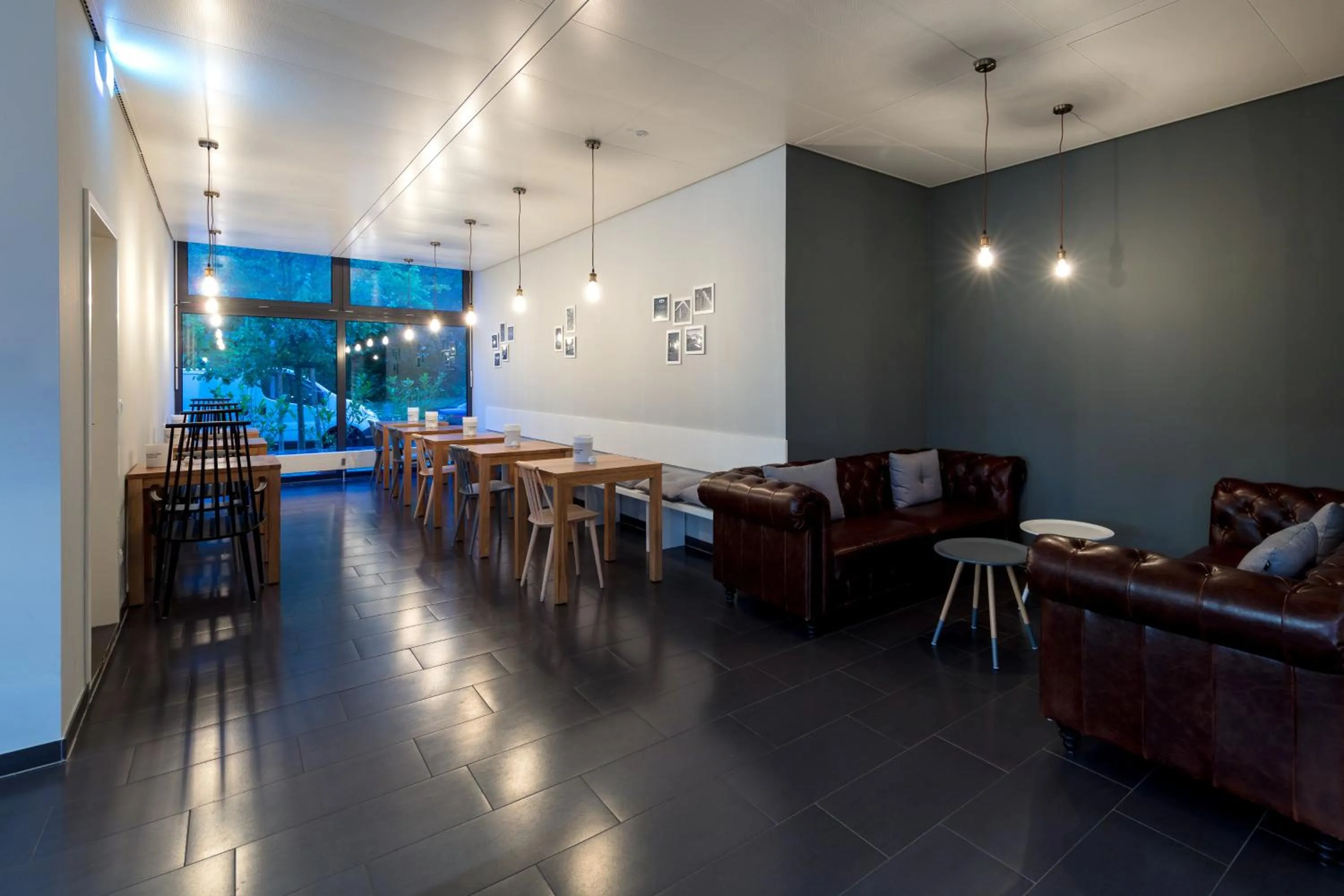 Restaurant/places to eat in mk hotel stuttgart