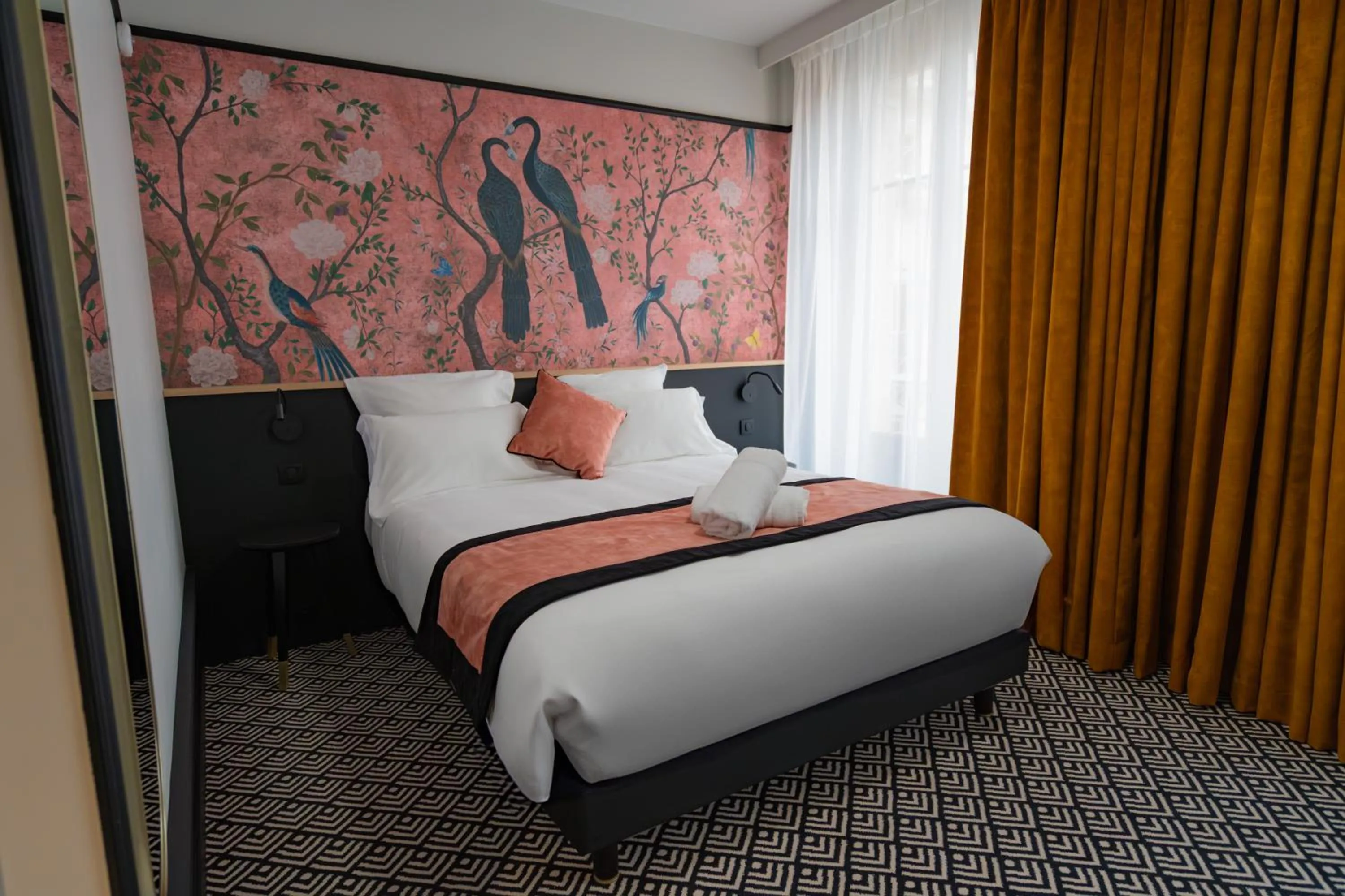 Bedroom, Bed in Hôtel et Restaurant Le Regina