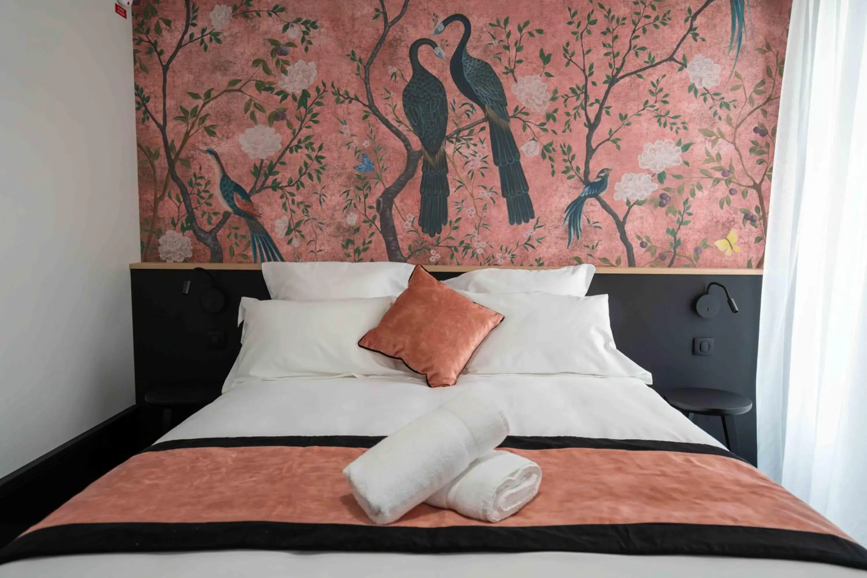 Double Room in Hôtel et Restaurant Le Regina Double Room in Hôtel et Restaurant Le Regina