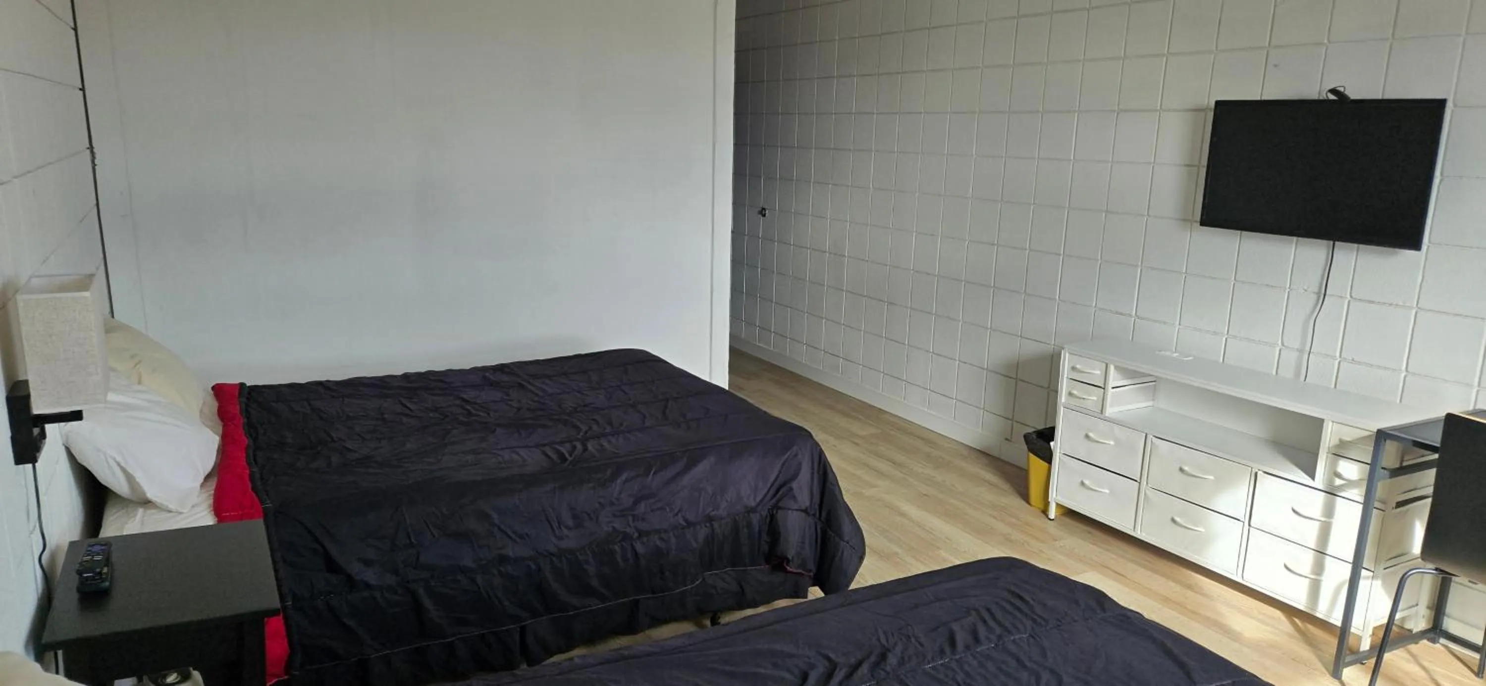 Photo of the whole room in New Frontier Hotel