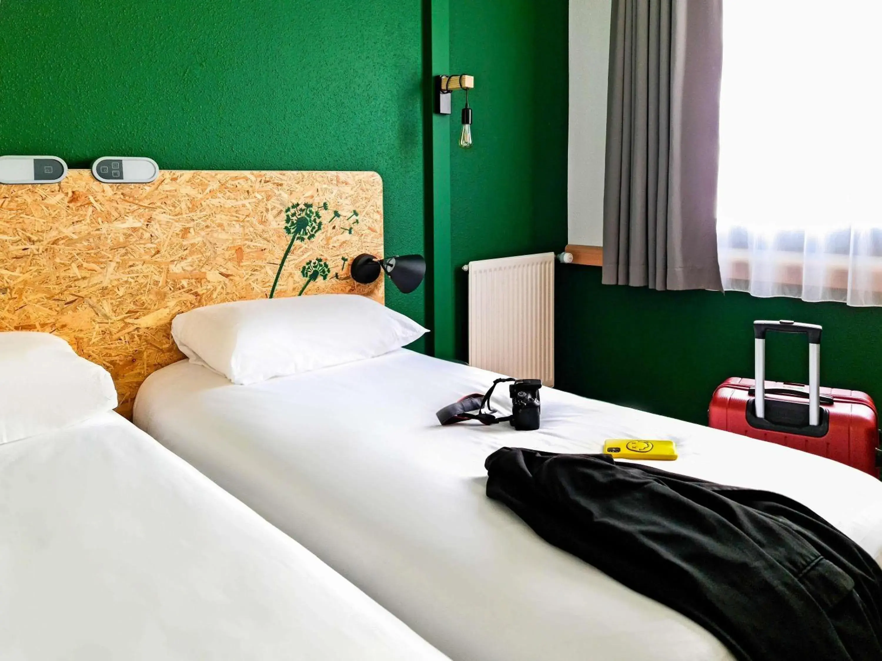 Bedroom, Bed in Greet Hotel Evreux Centre - Route de Normandie by Accor Bedroom, Bed in Greet Hotel Evreux Centre - Route de Normandie by Accor