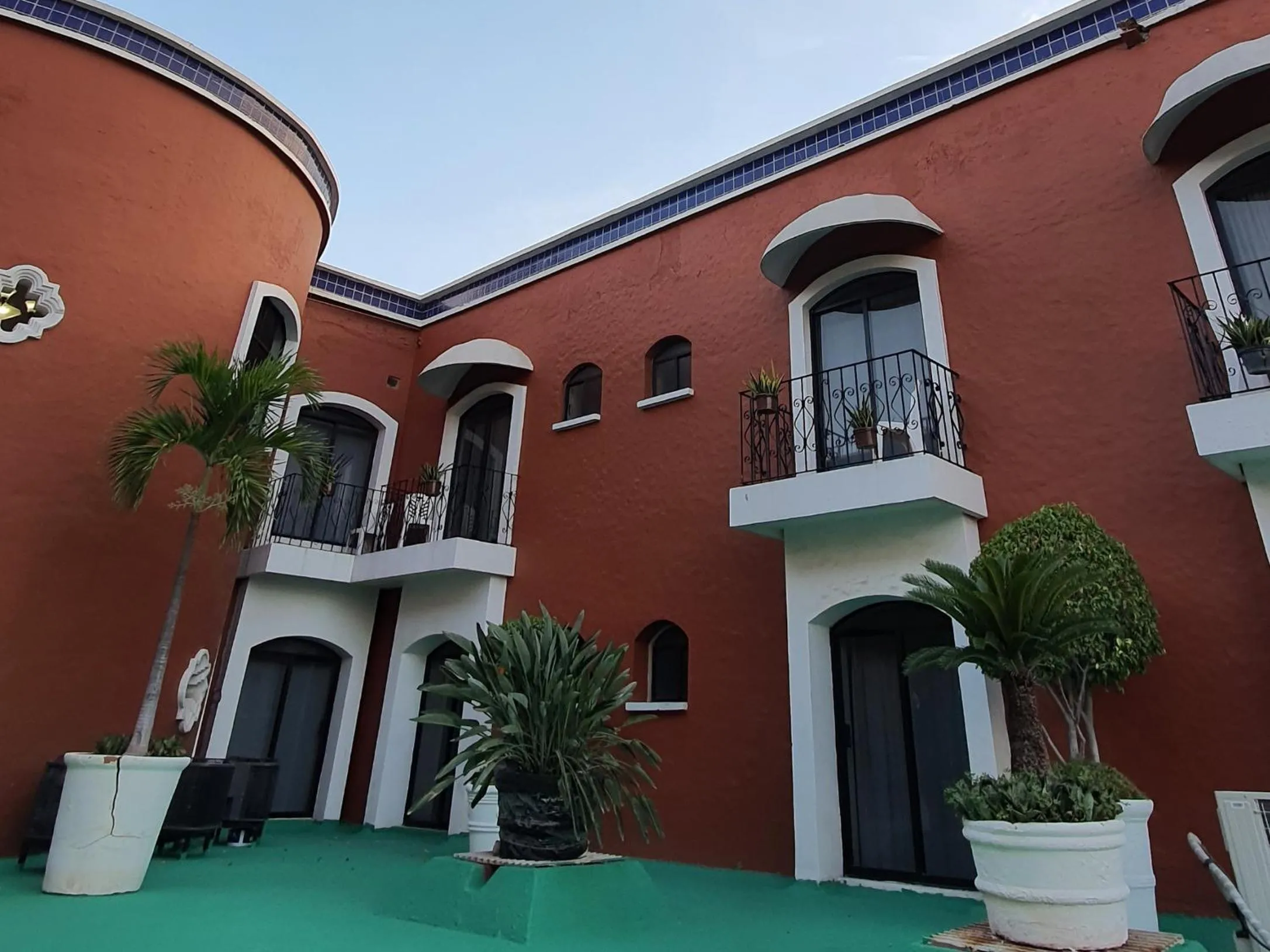 Property building in Hotel el Mayo Inn