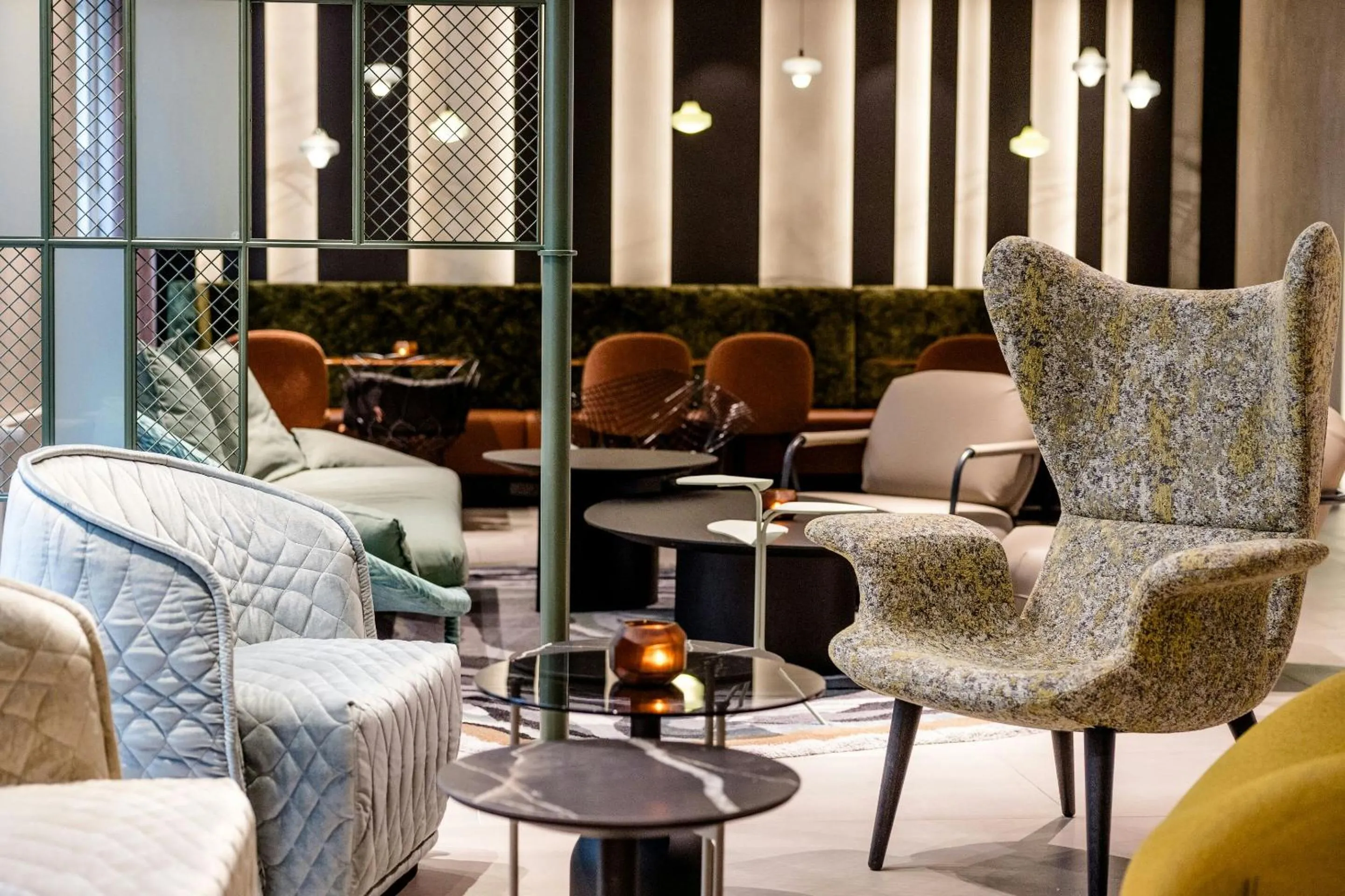Lounge or bar in Motel One Frankfurt-Hauptbahnhof