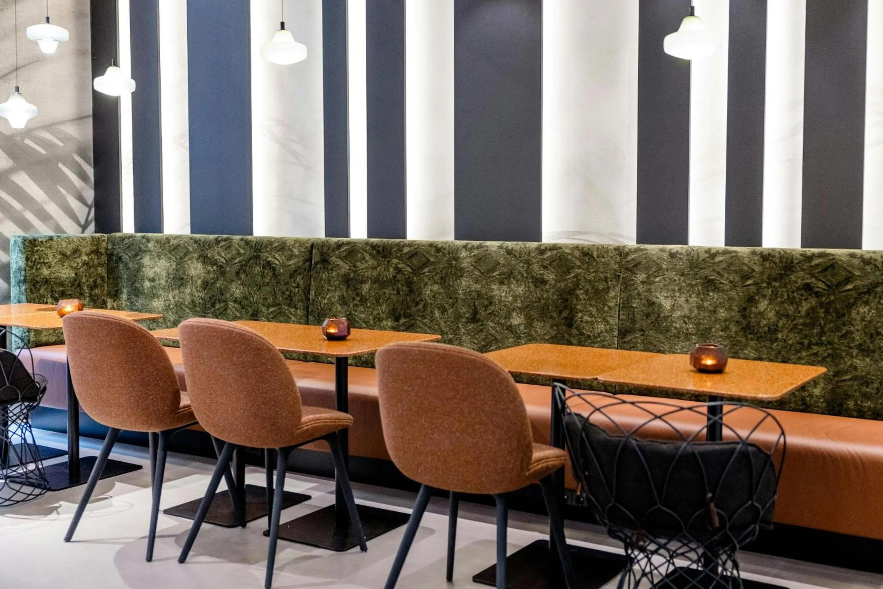 Lounge or bar in Motel One Frankfurt-Hauptbahnhof