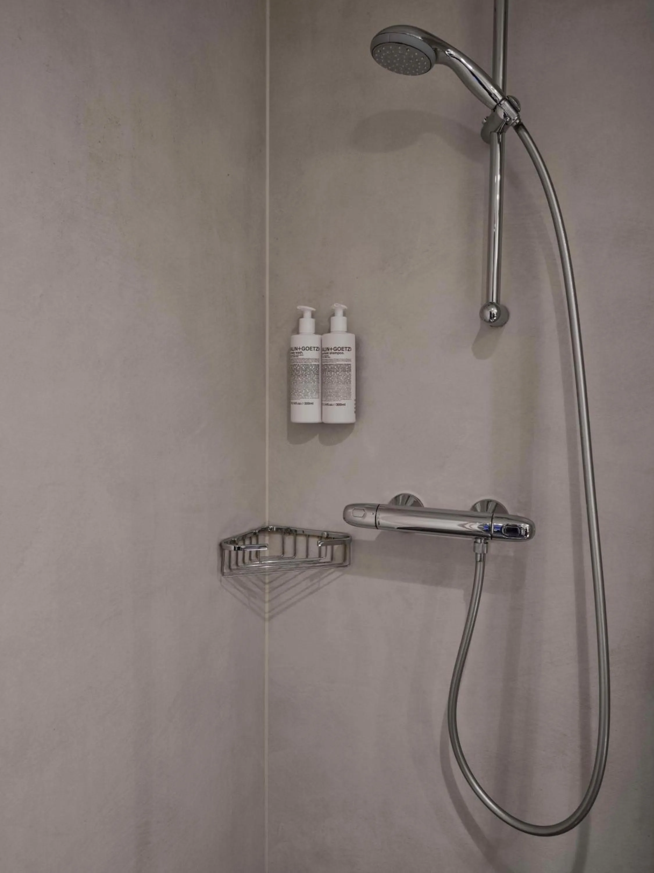 Bathroom in Flemings Hotel Frankfurt-Central